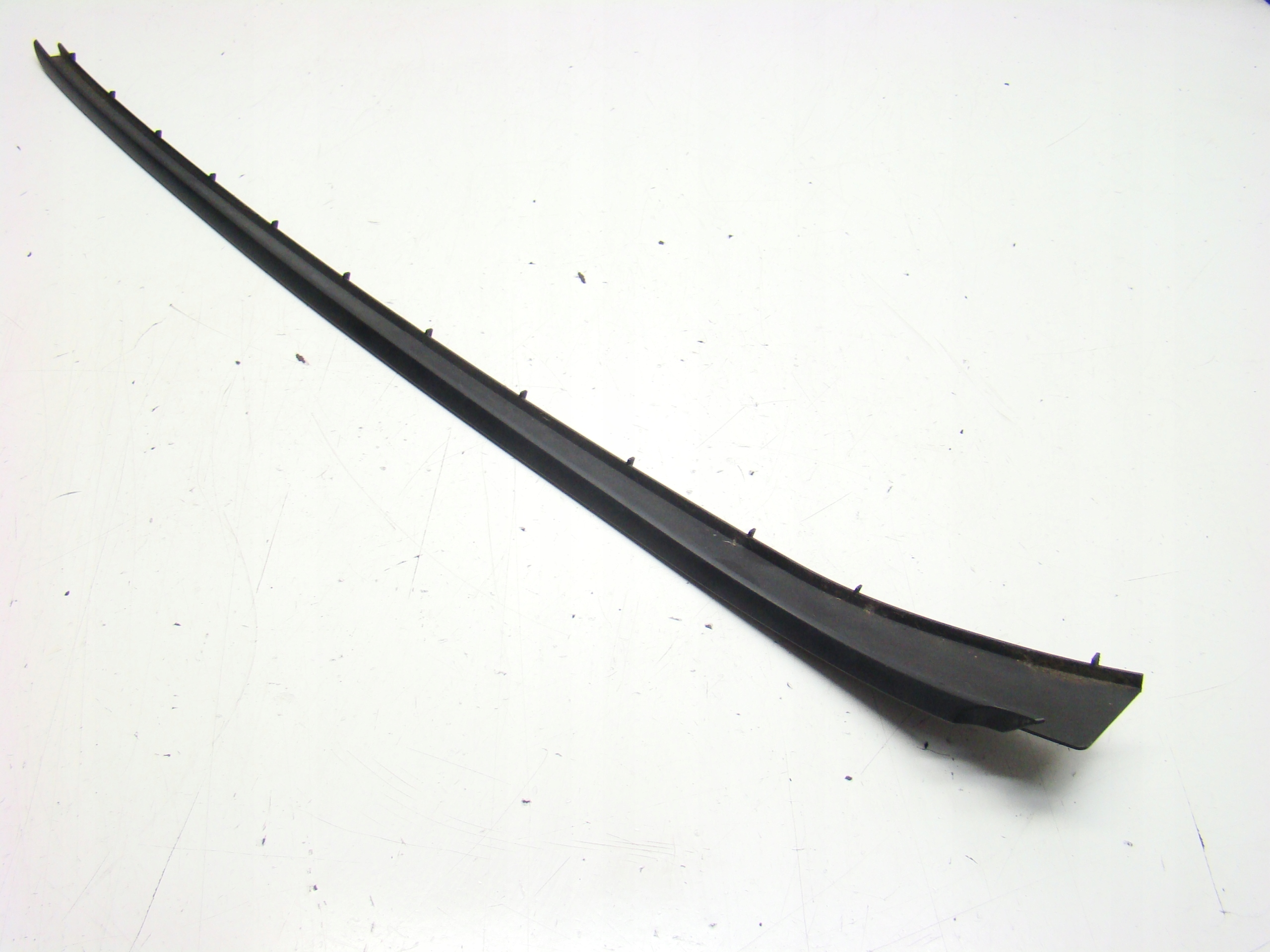 FORD KUGA MK1-ОБШИВКА ЛОБОВОГО СКЛА СПРАВА