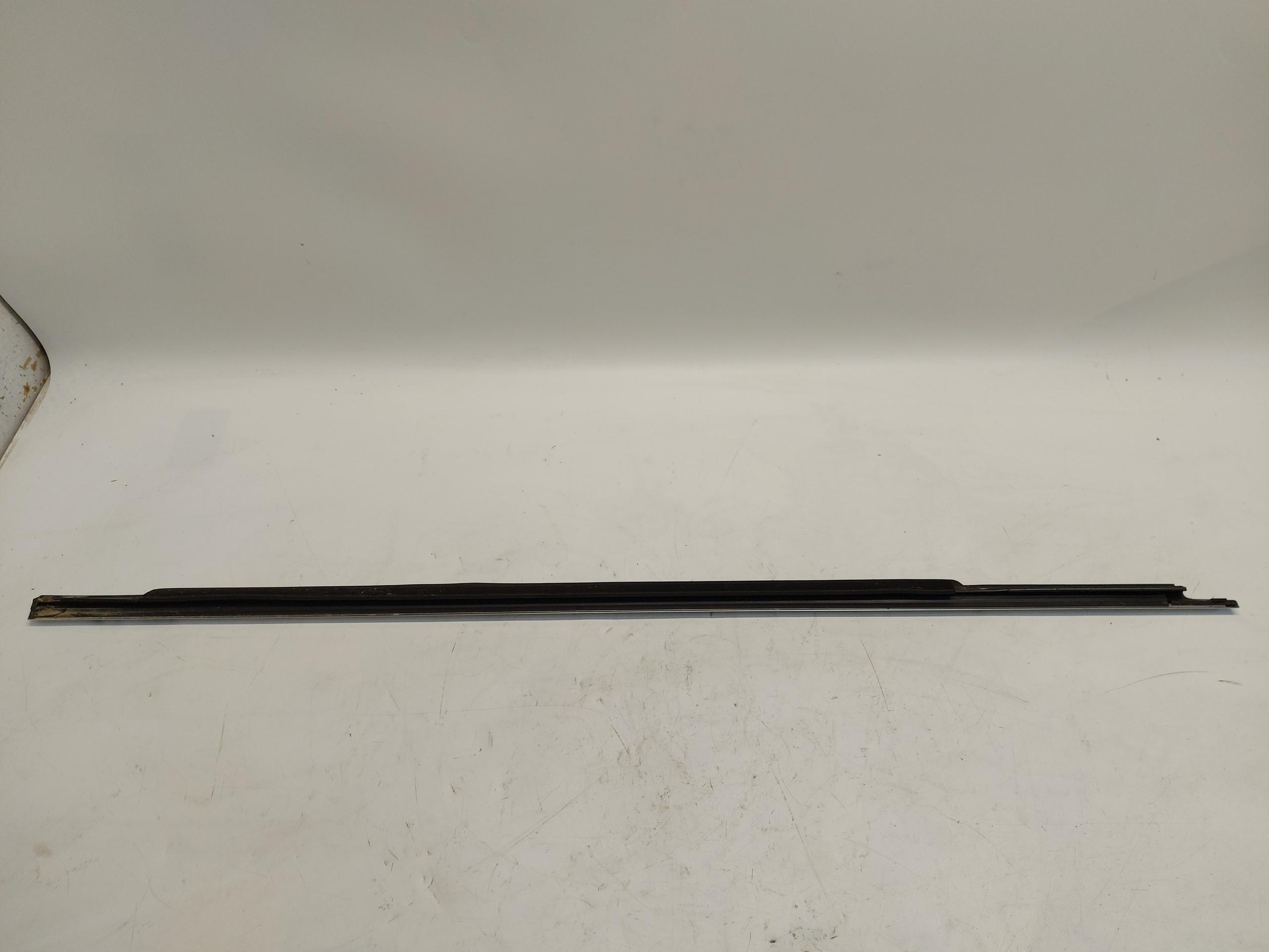 Mercedes EQC 400 W293 gasket windows front A2937209596