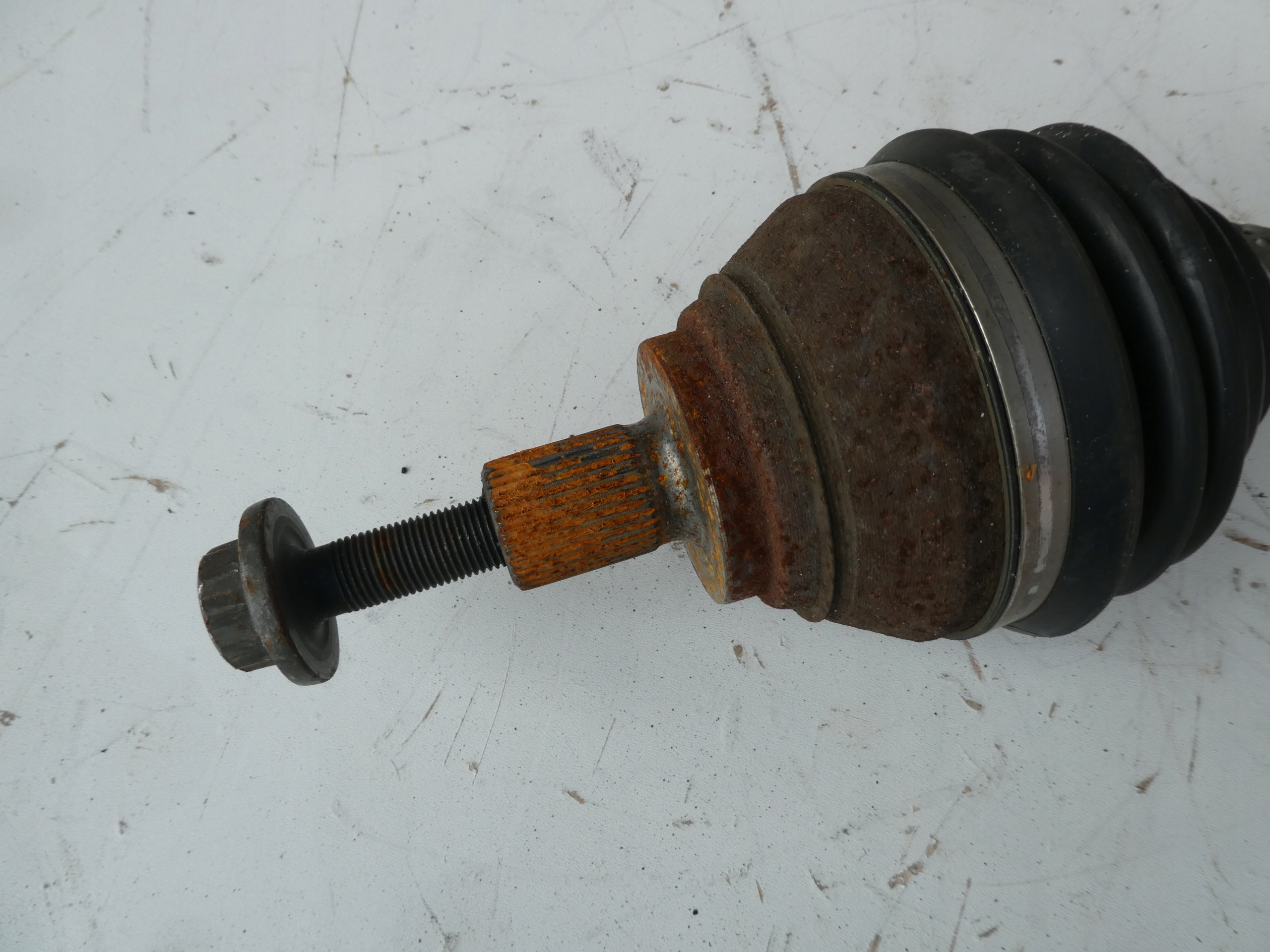VW TIGUAN semi-axis front front 5N0407761F