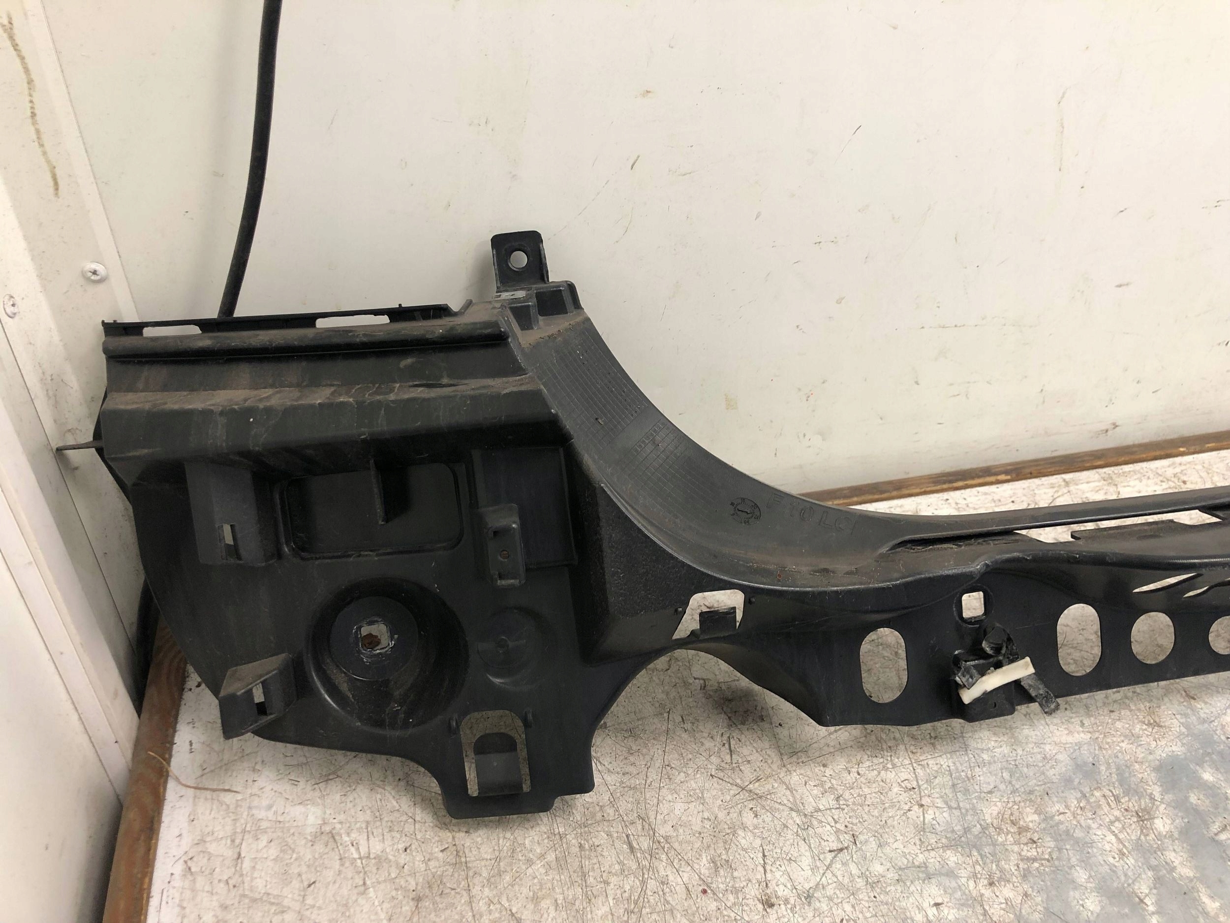 bumper bracket rear part BMW F10 LCI 7331600