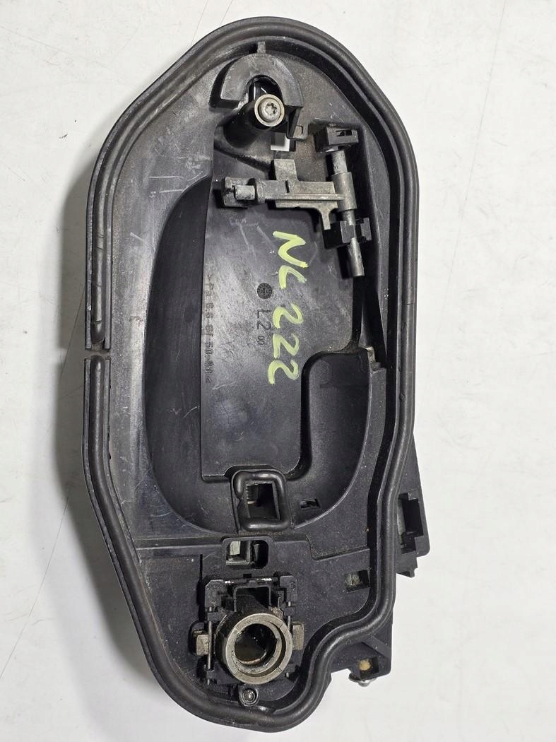 BMW E60 E61 PODSTAWA KLAMKI WKŁADKA ZAMKA DRZWI LEWY PRZÓD 7034451