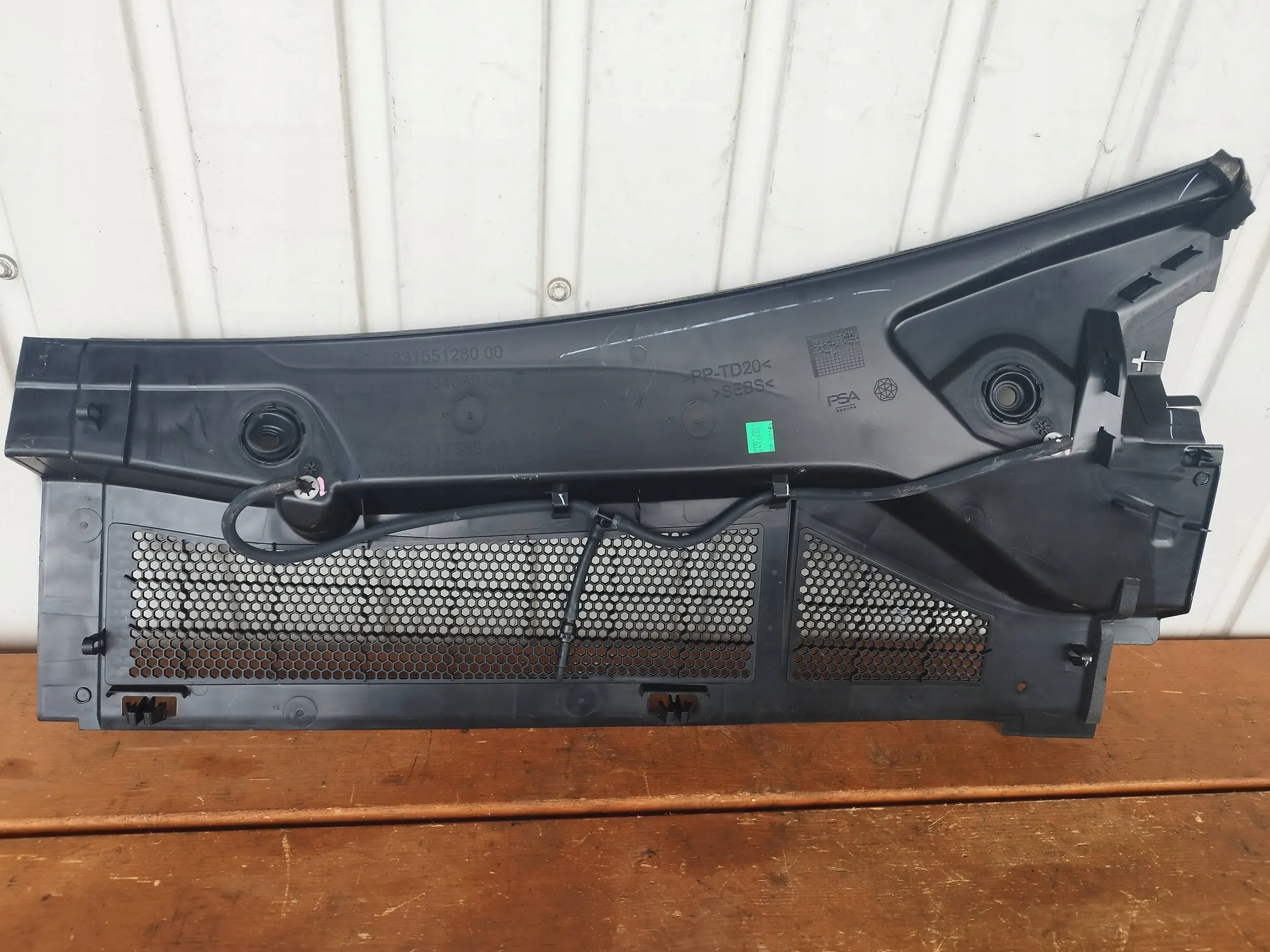 PODSZYBIE PRZEDNIE PRAWE Peugeot 308 2023 Numer katalogowy części 9831551280