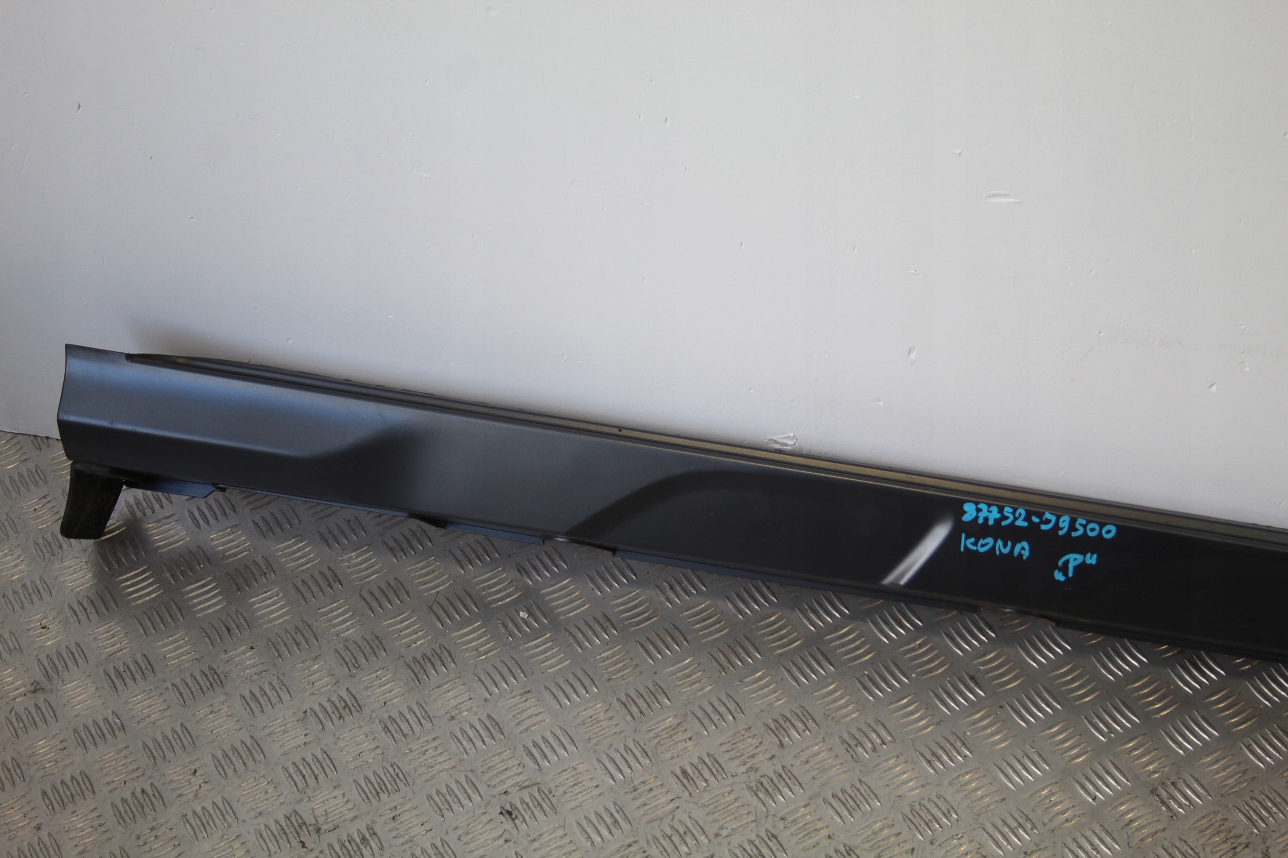 cap threshold threshold right HYUNDAI KONA