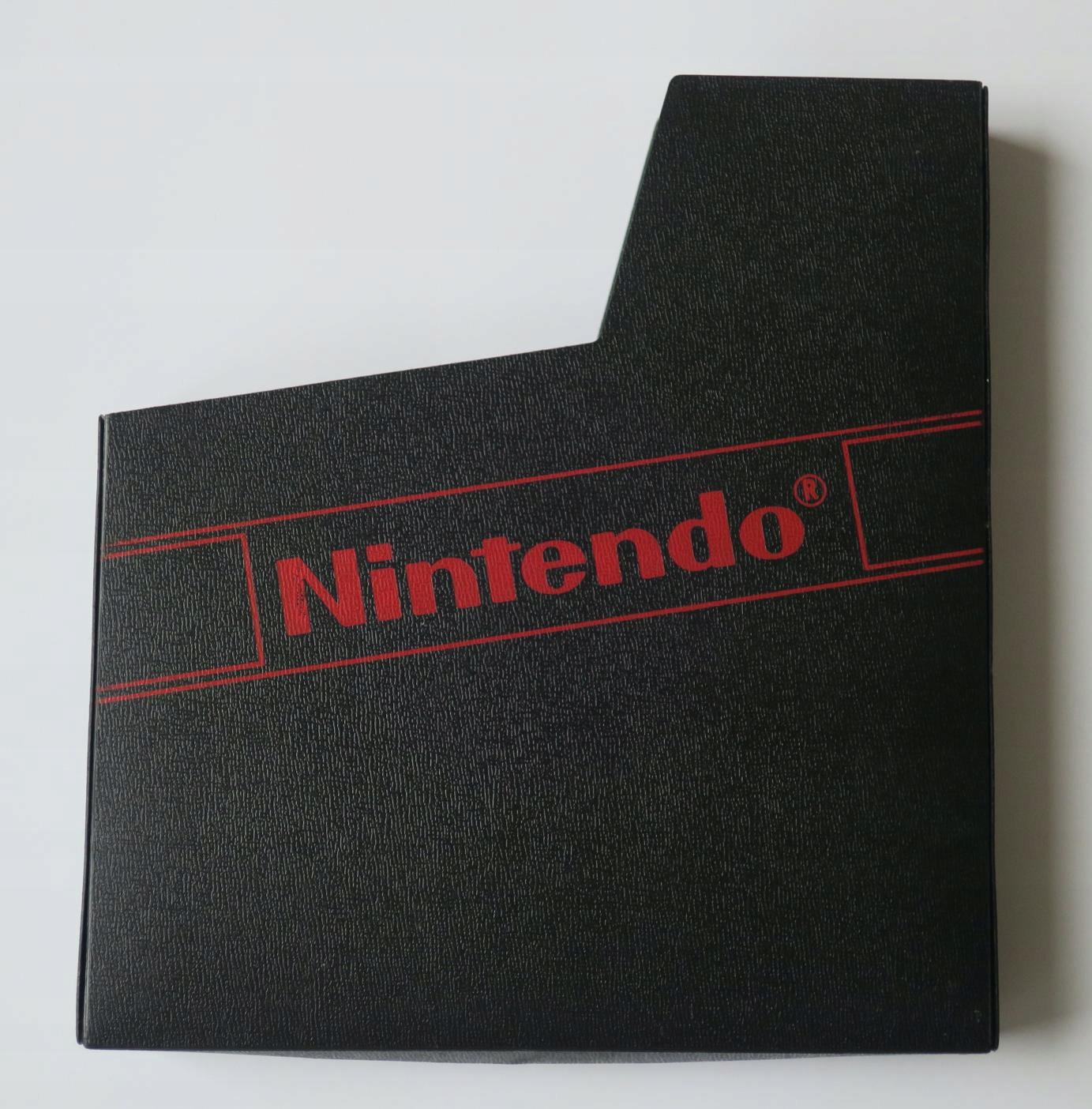 NES ORYGINALNE ETUI OCHRONNE POKROWIEC NA KARTRIDŻ LOGO NINTENDO Tematyka gry akcji