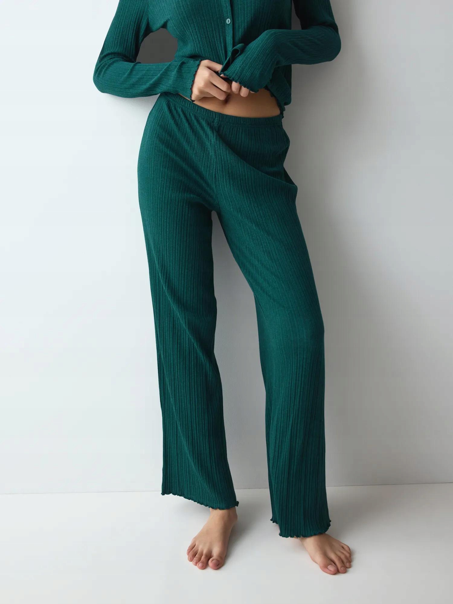 Versatile Rib Straight Trousers 44