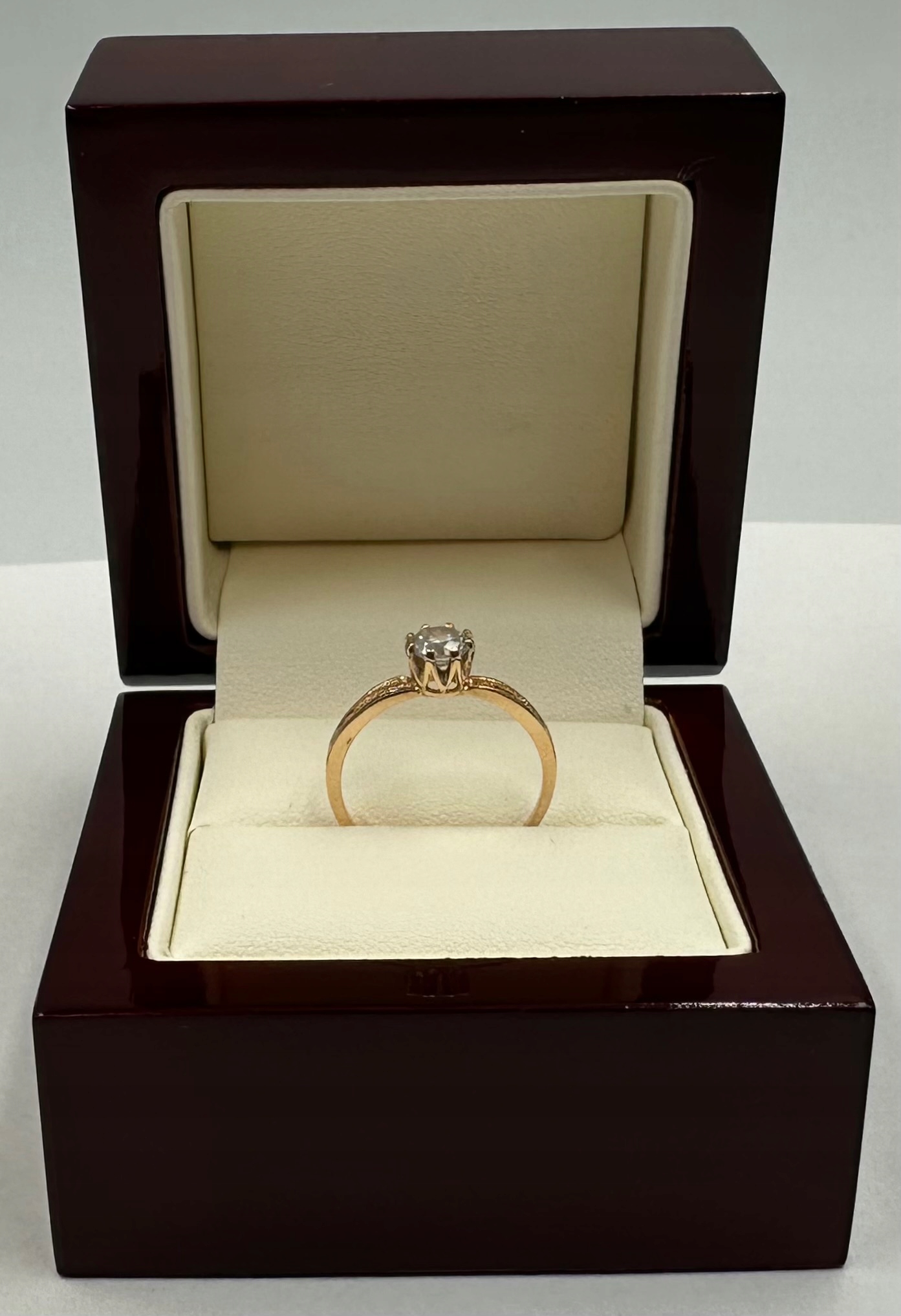 Złoty pierścionek 1,57g p585 Marka bez marki