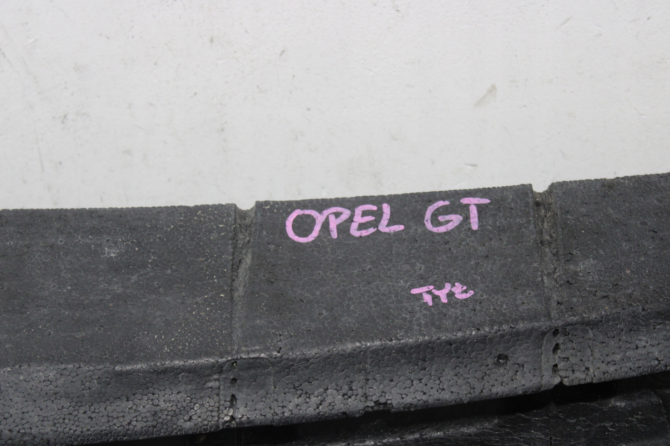 ABSORBER DER STOSSSTANGE HECK POLYSTYREN OPEL GT