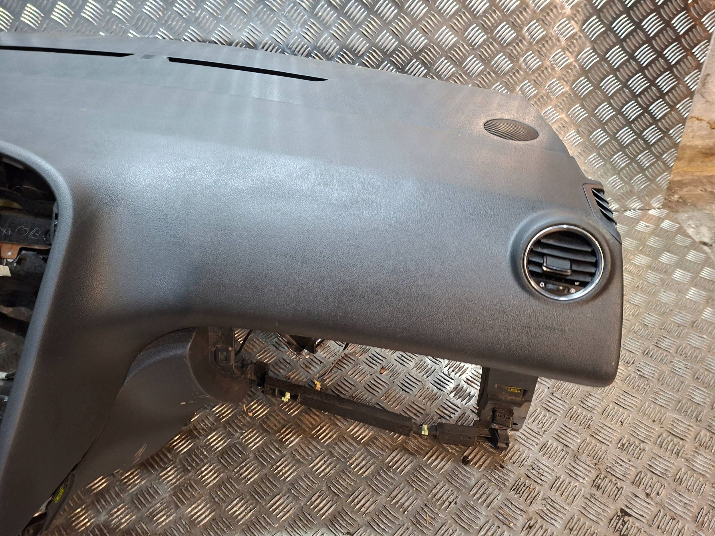 dashboard console 9684672580 PEUGEOT 5008 and 3008 and 2009