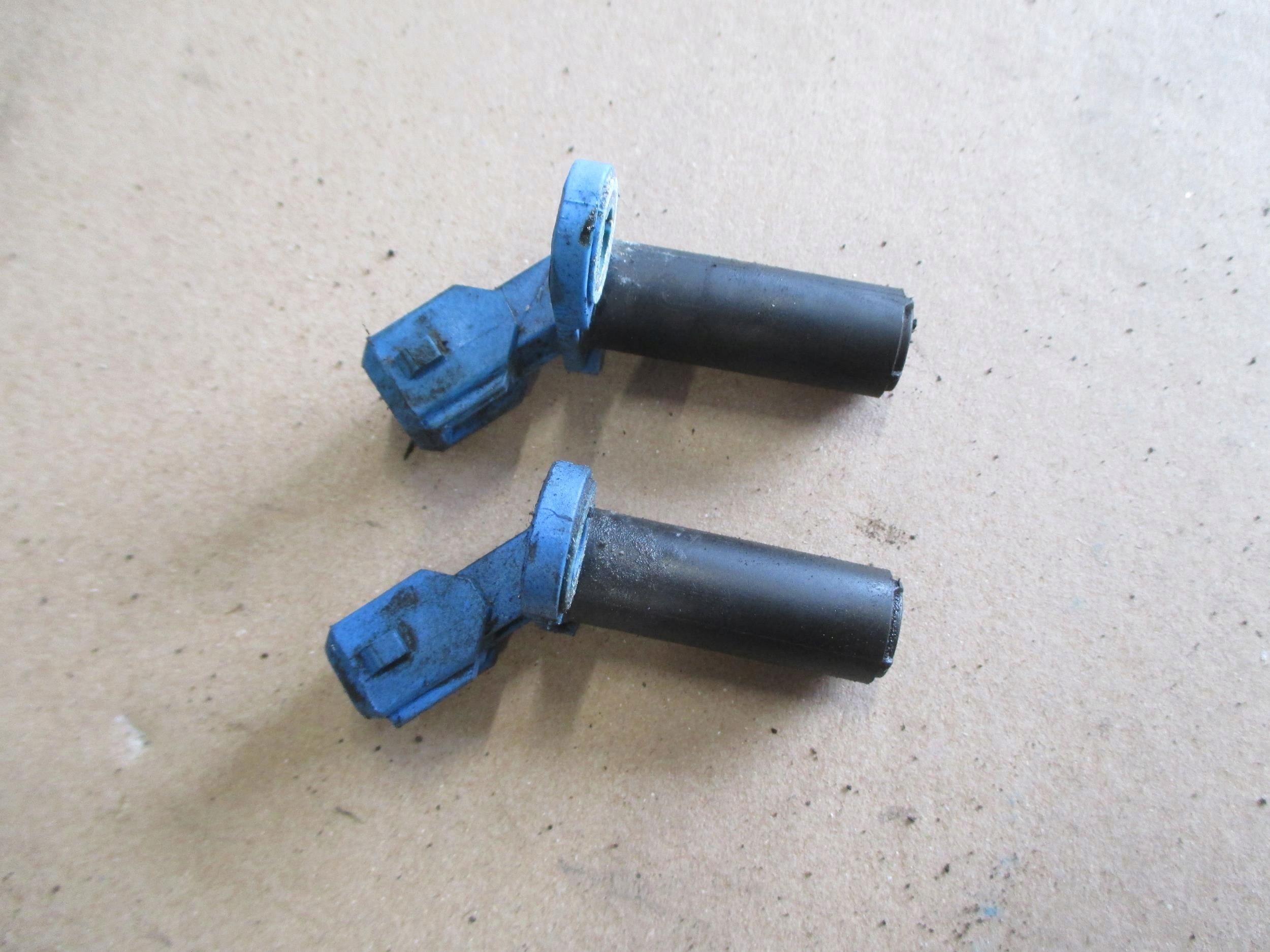 MAZDA 2 II 1.25 1.4 02-07 CZUJNIK WAŁKA ROZRZĄDU