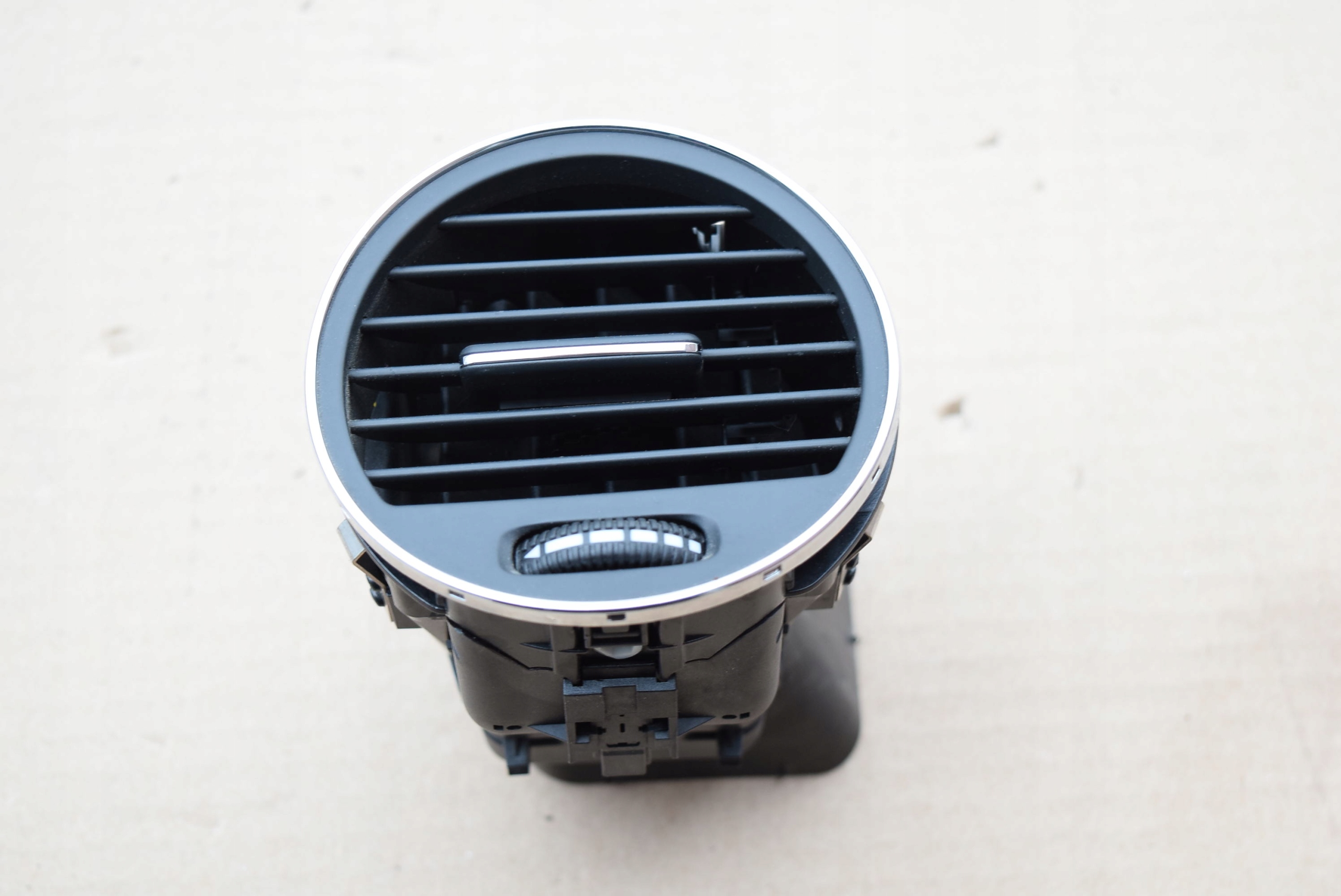 MERCEDES W219 CLS KRATKA NAWIEWU LEWA 2198300154