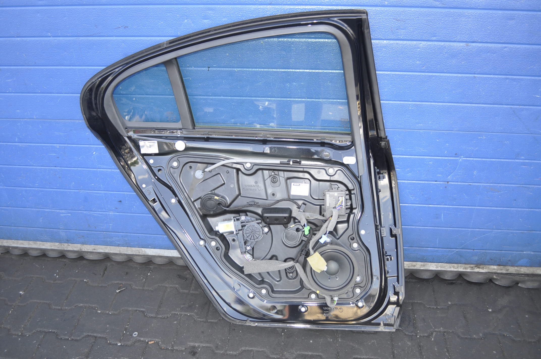 VOLVO S60 II DRZWI LEWY TYŁ TYLNE LIFT Producent części Volvo