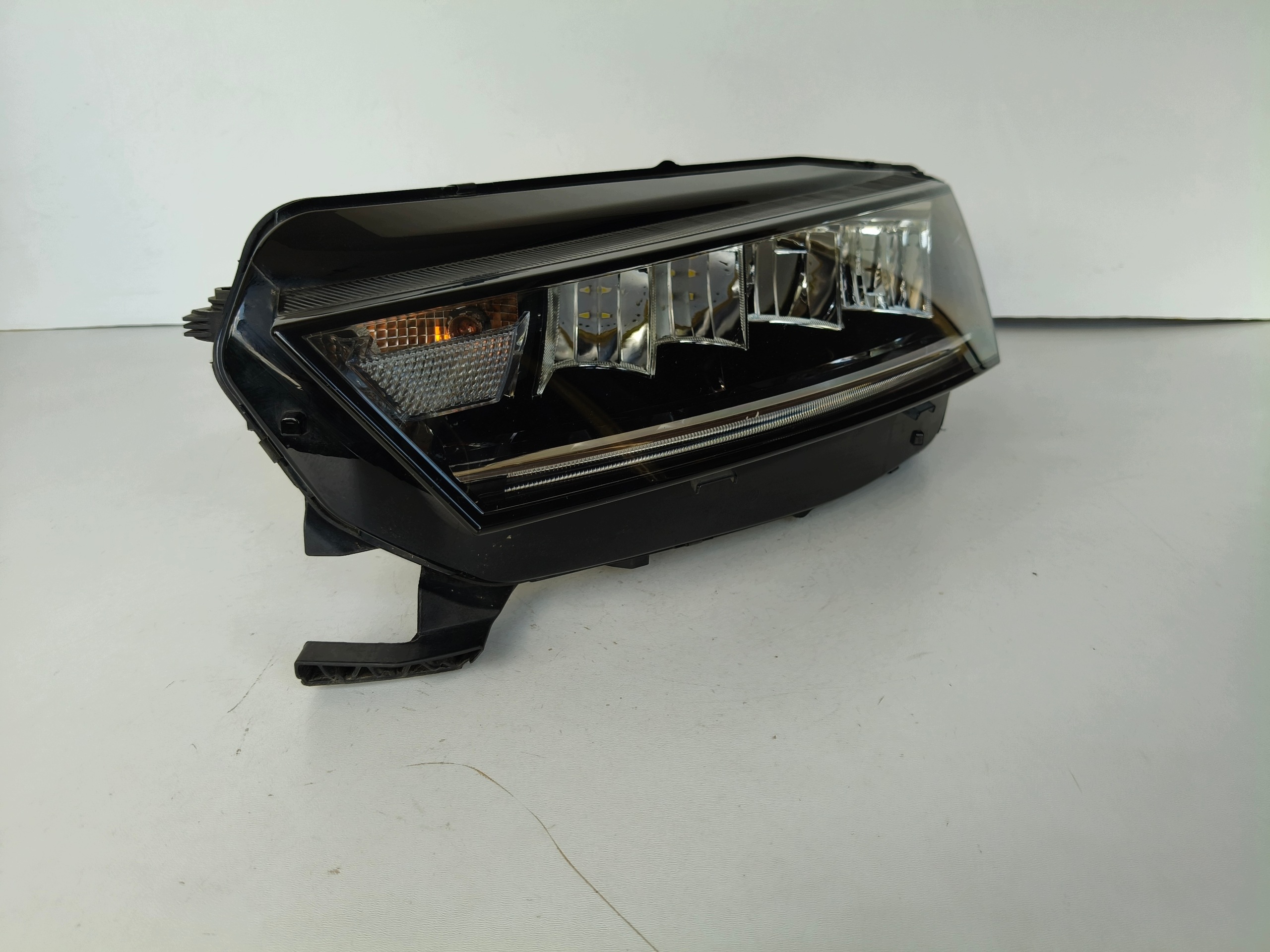light left REFLEKTOR SKODA OCTAVIA IV 4 5E3 20- LED