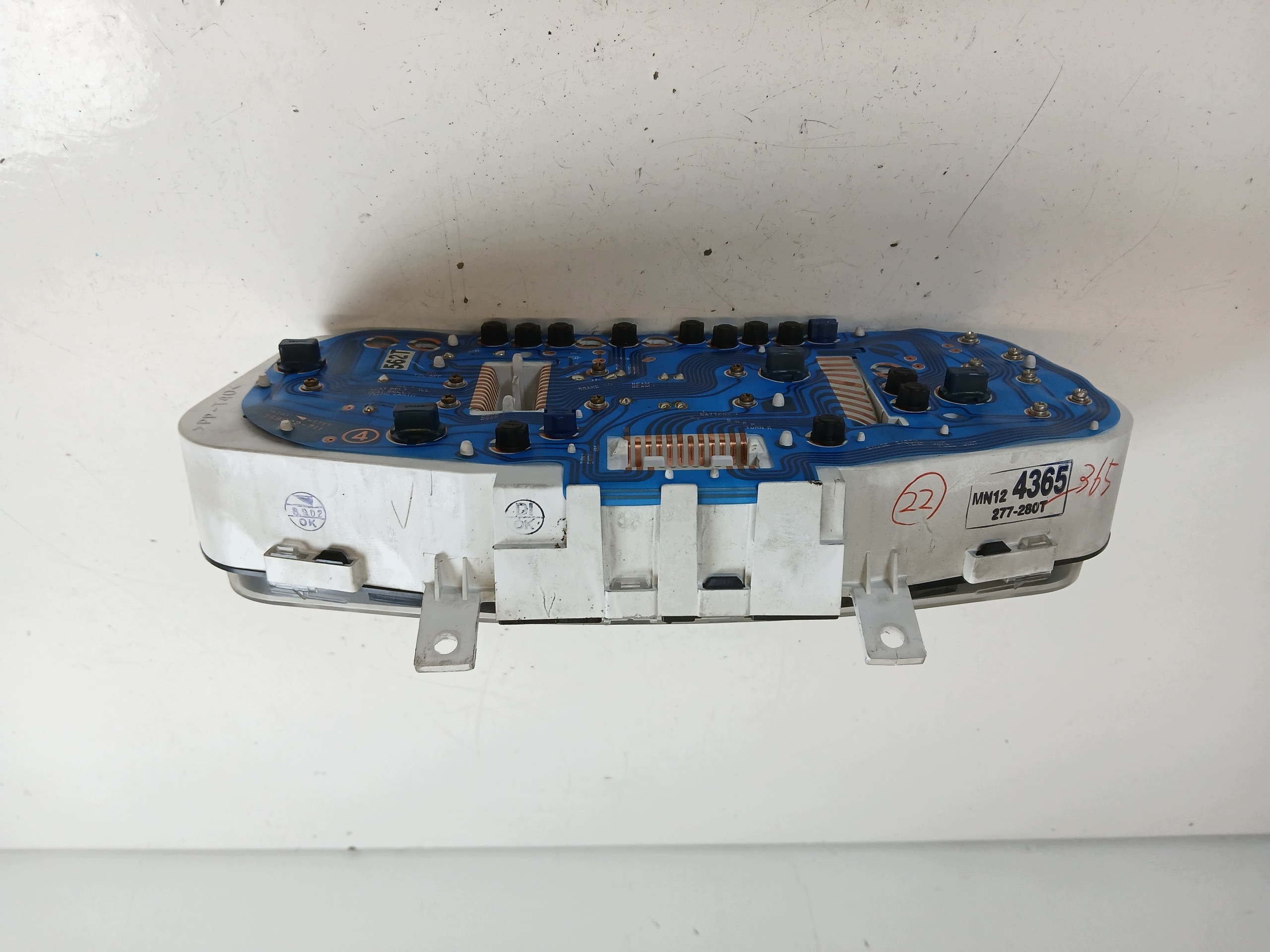 MITSUBISHI COLT V CJ 1.3 dials dials MN124365