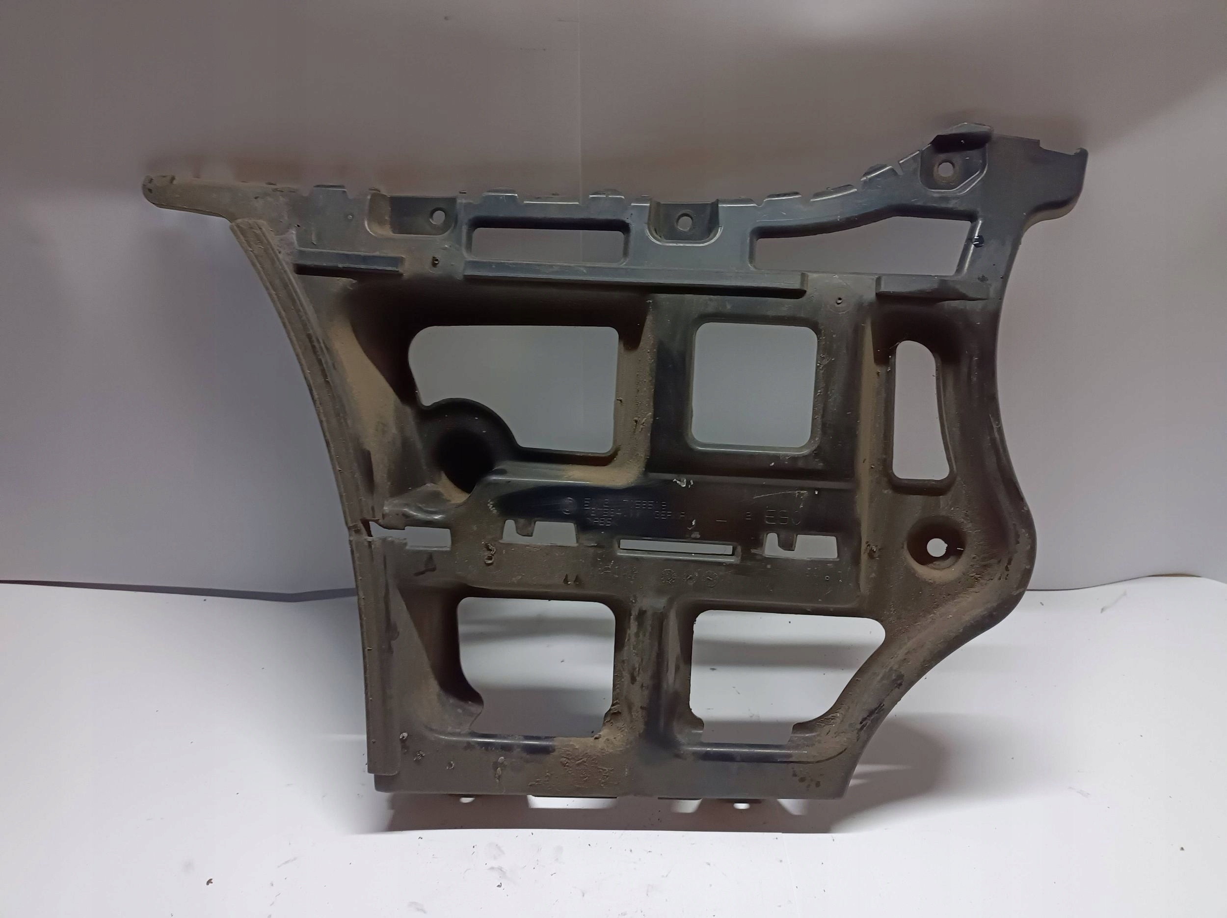 bumper bracket of the rear left BMW 3 E90 E91 7058519