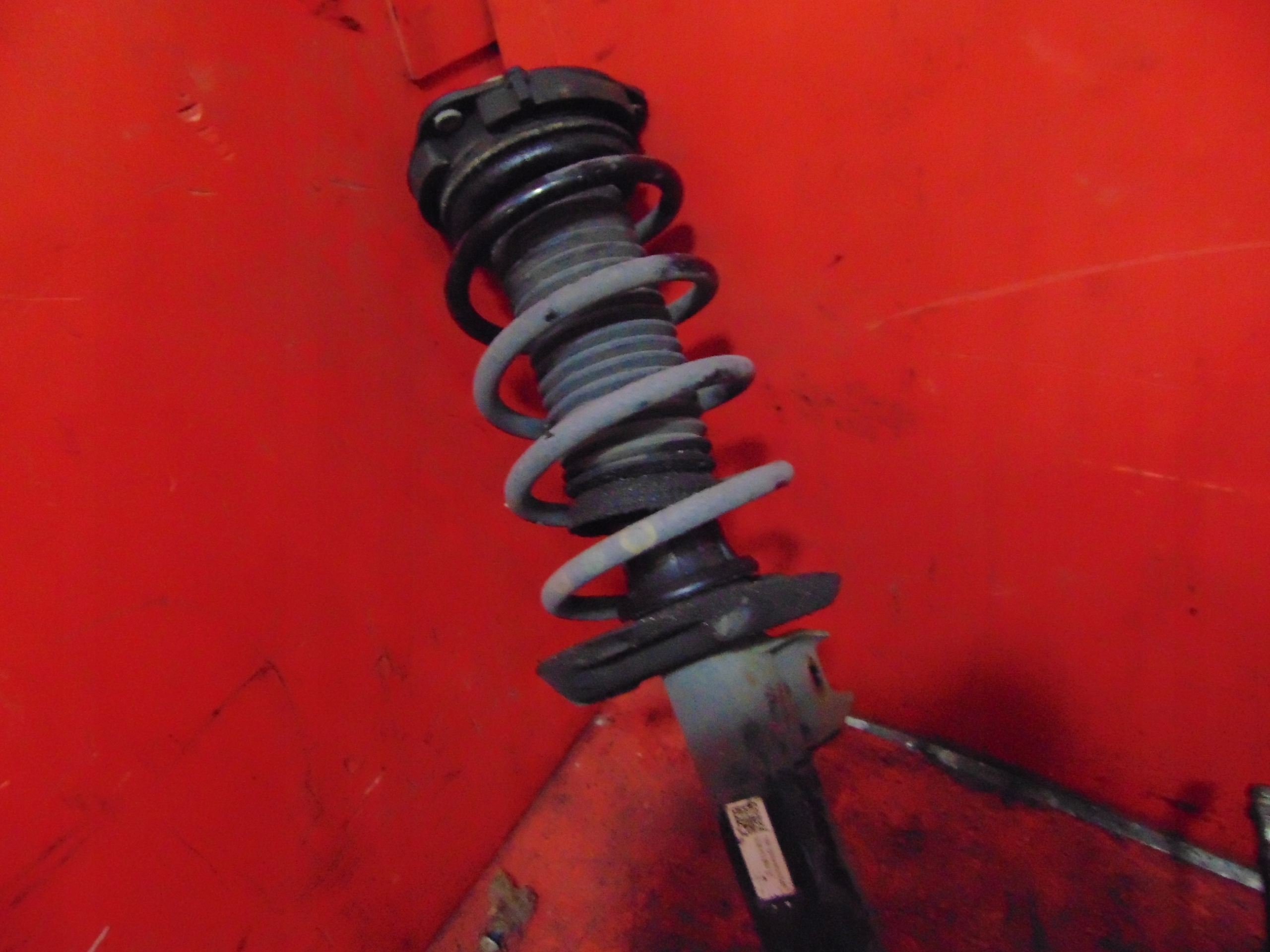 PASSAT B7 3C 1.6 TDI swing shock absorber left