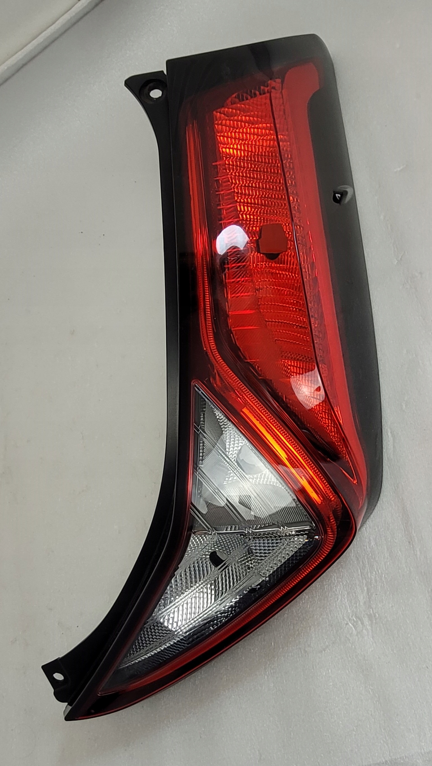 ФАРА ПРАВА ЗАД. LED TOYOTA AYGO II РЕСТАЙЛІНГ 2018-