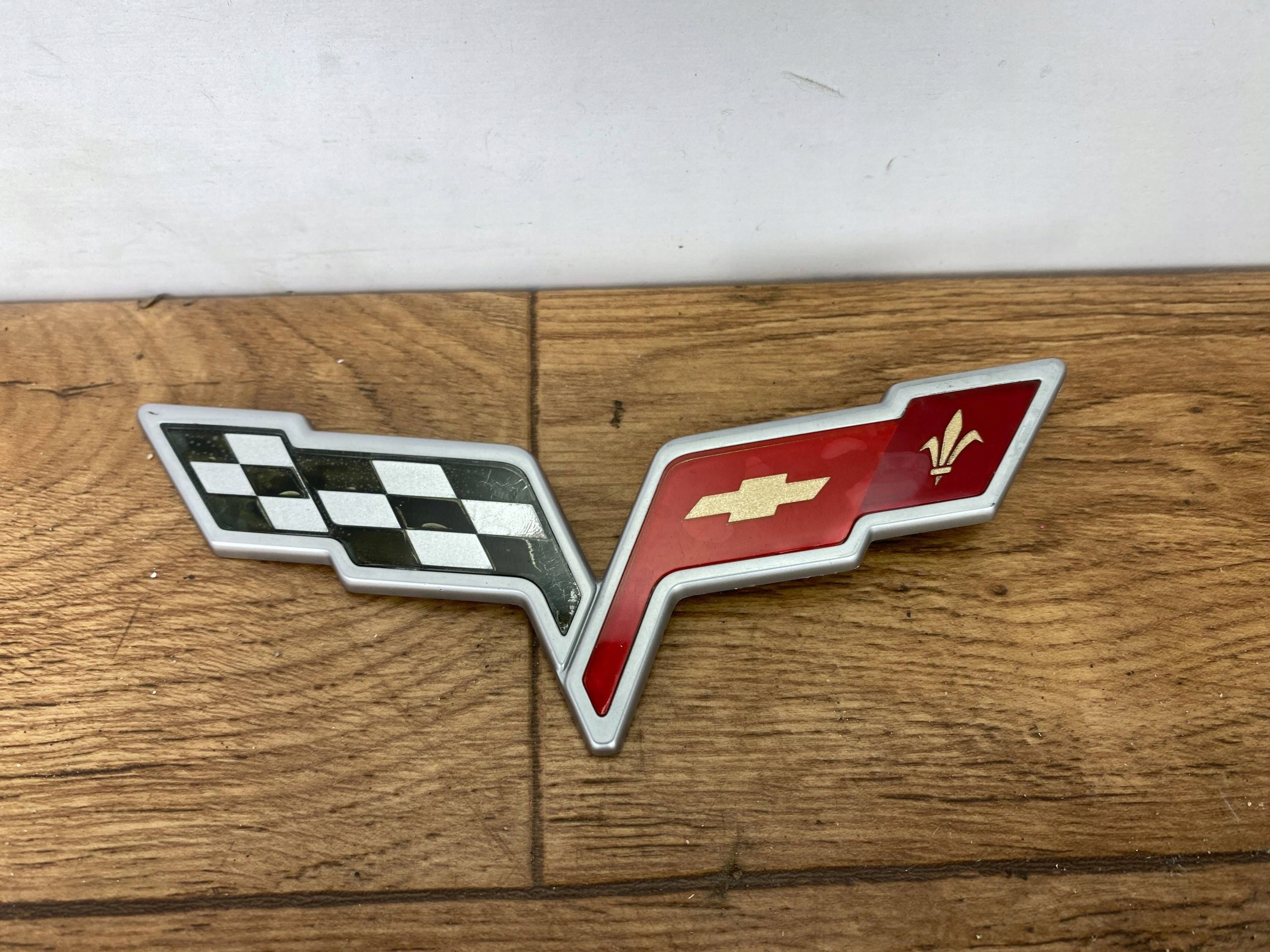 Emblemat logo for rear klape Chevrolet Corvette C6 2005+