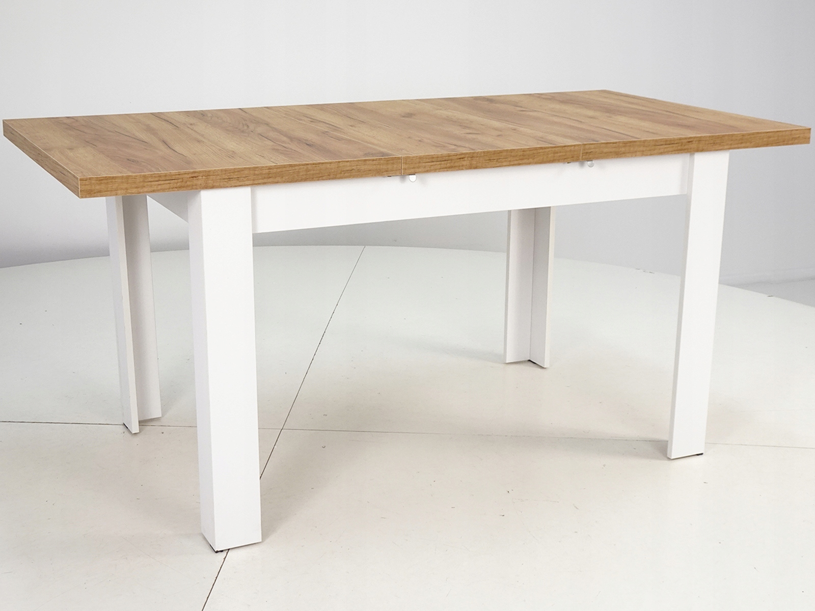 4 SKANDYNAWSKIE krzesła DO SALONU JADALNI i STÓŁ Maksymalna długość rozłożonego stołu 160 cm