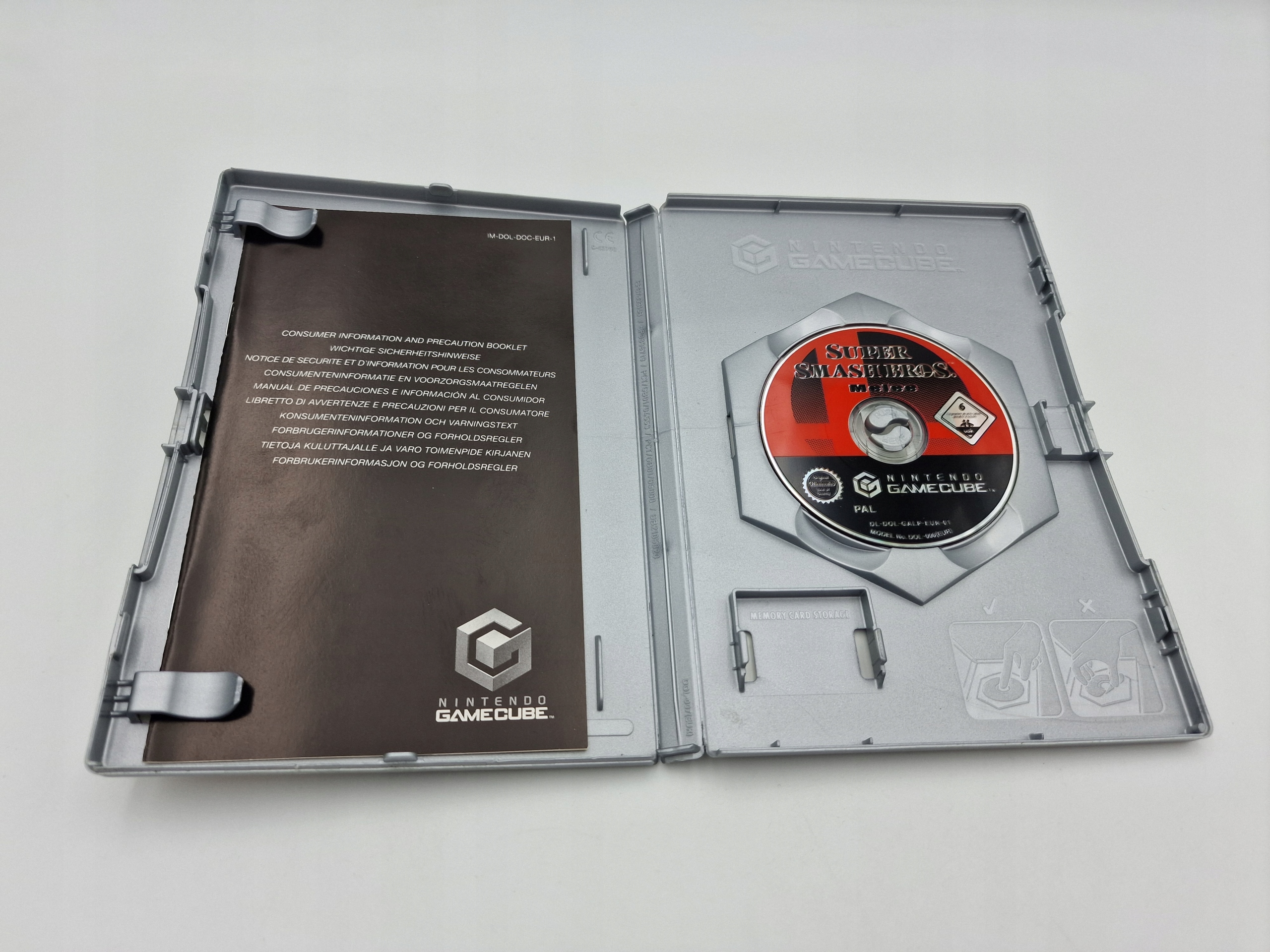 NINTENDO GAMECUBE SUPER SMASH BROS MELEE Producent Nintendo