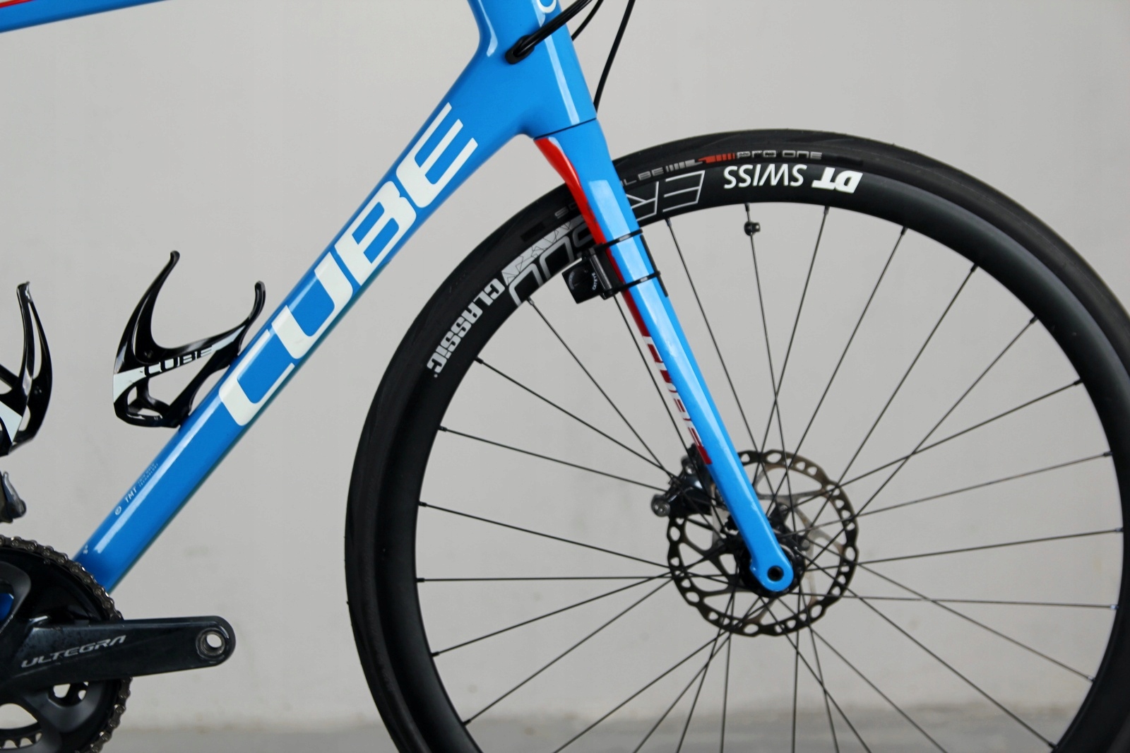 ROWER SZOSOWY CUBE ATTAIN GTC DISC CARBON Shimano Ultegra roz. 60 Kod producenta CUBE ATTAIN GTC DISC