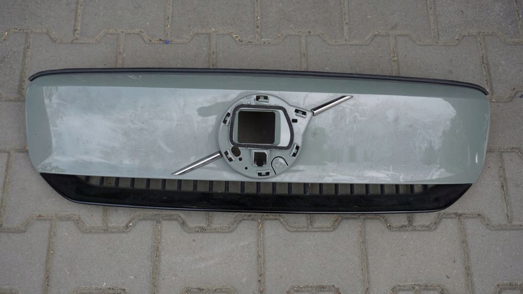 VOLVO C40 XC40 RECHARGE LIFT - Grill Grill