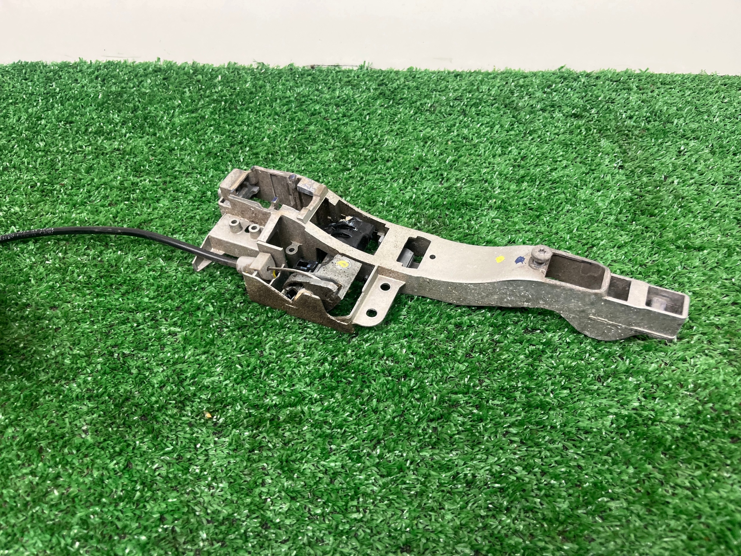 lock door left front CITROEN C4 6 PIN 9686719880