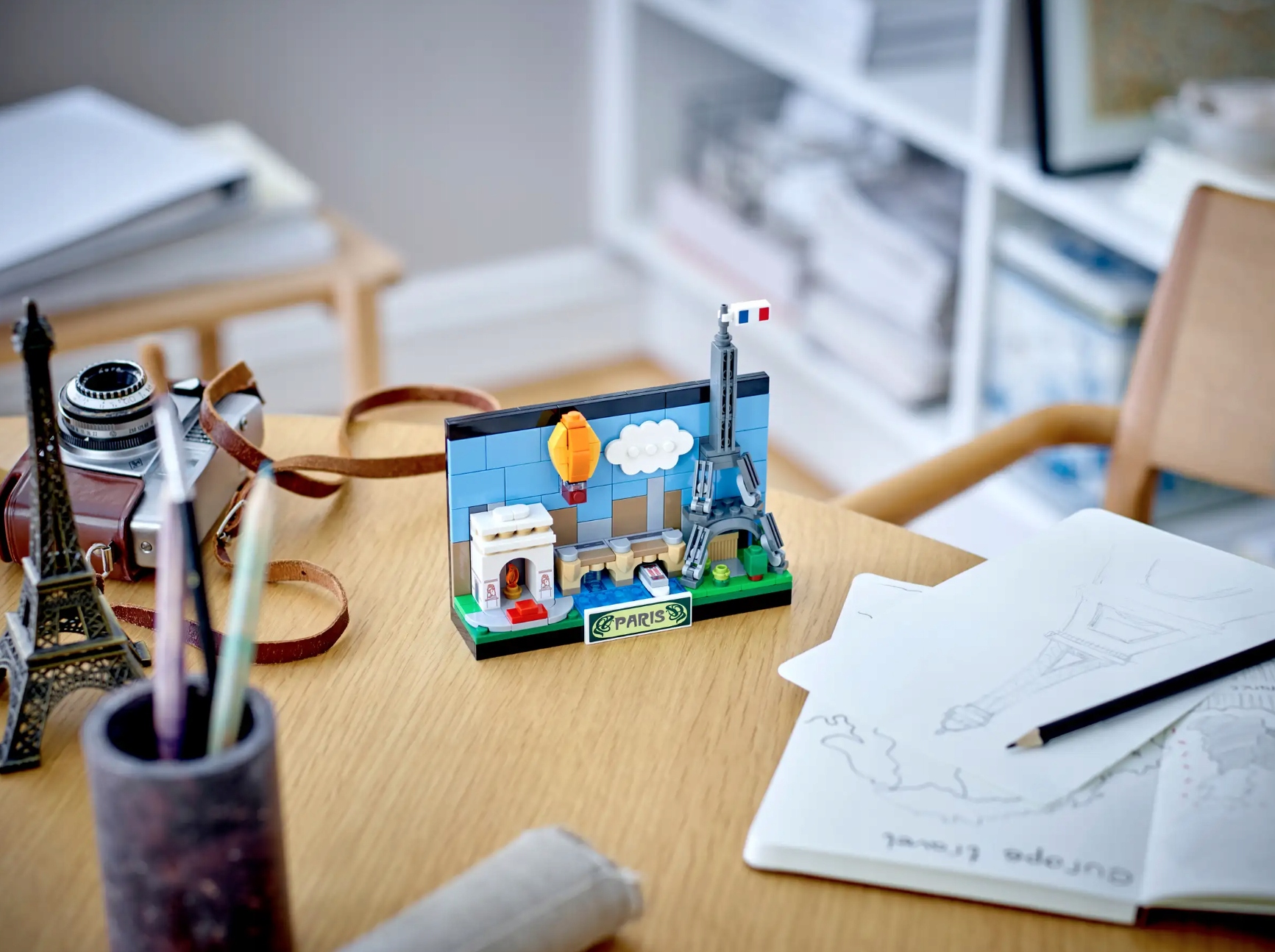 KLOCKI LEGO CREATOR POCZTÓWKA Z PARYŻA WIEŻA EIFFLA PREZENT DLA DOROSŁYCH Bohater brak