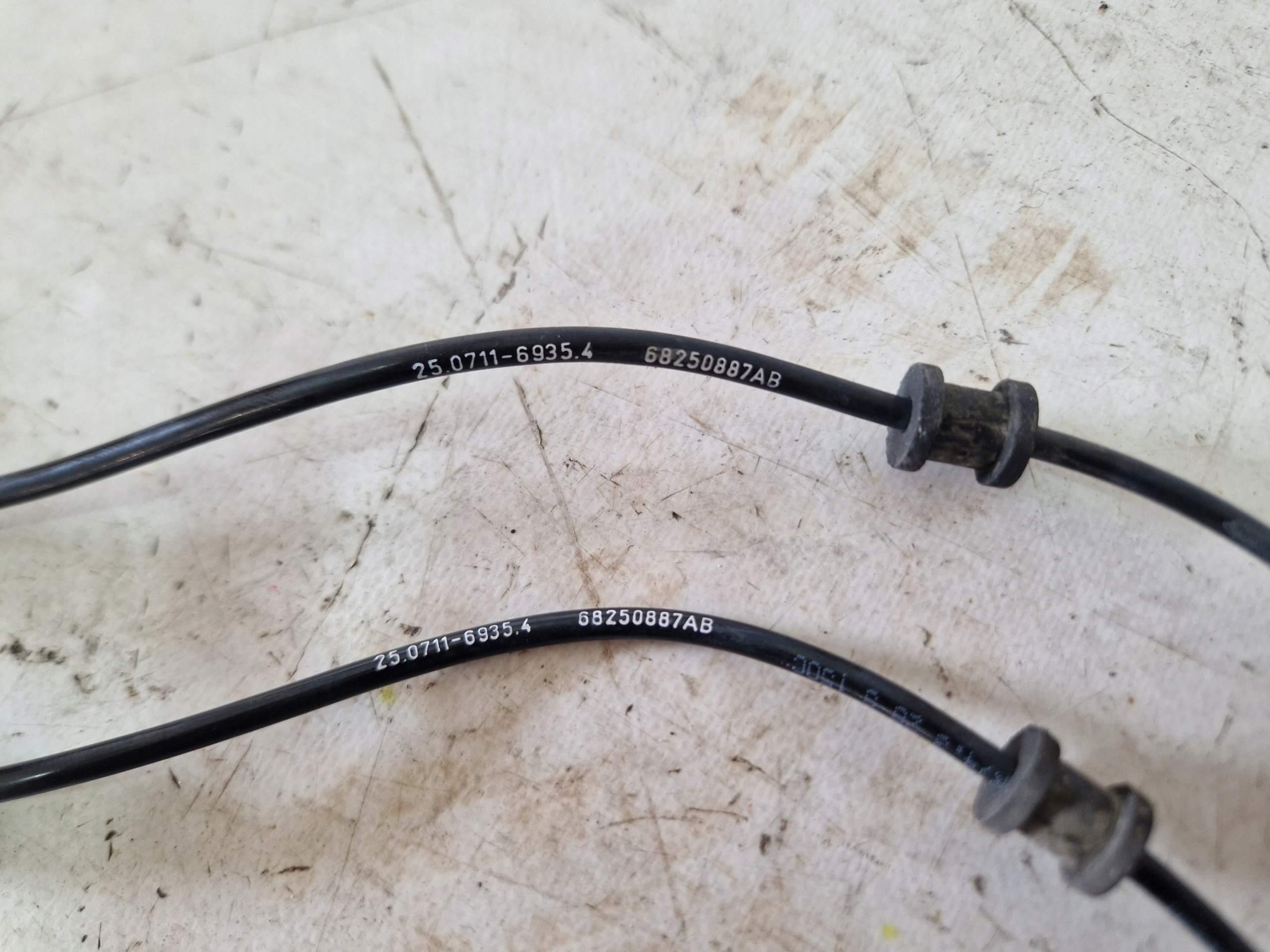 DODGE DURANGO III 19- JEEP GRANG CHEROKEE WK2 sensor ABS front 68250887AB
