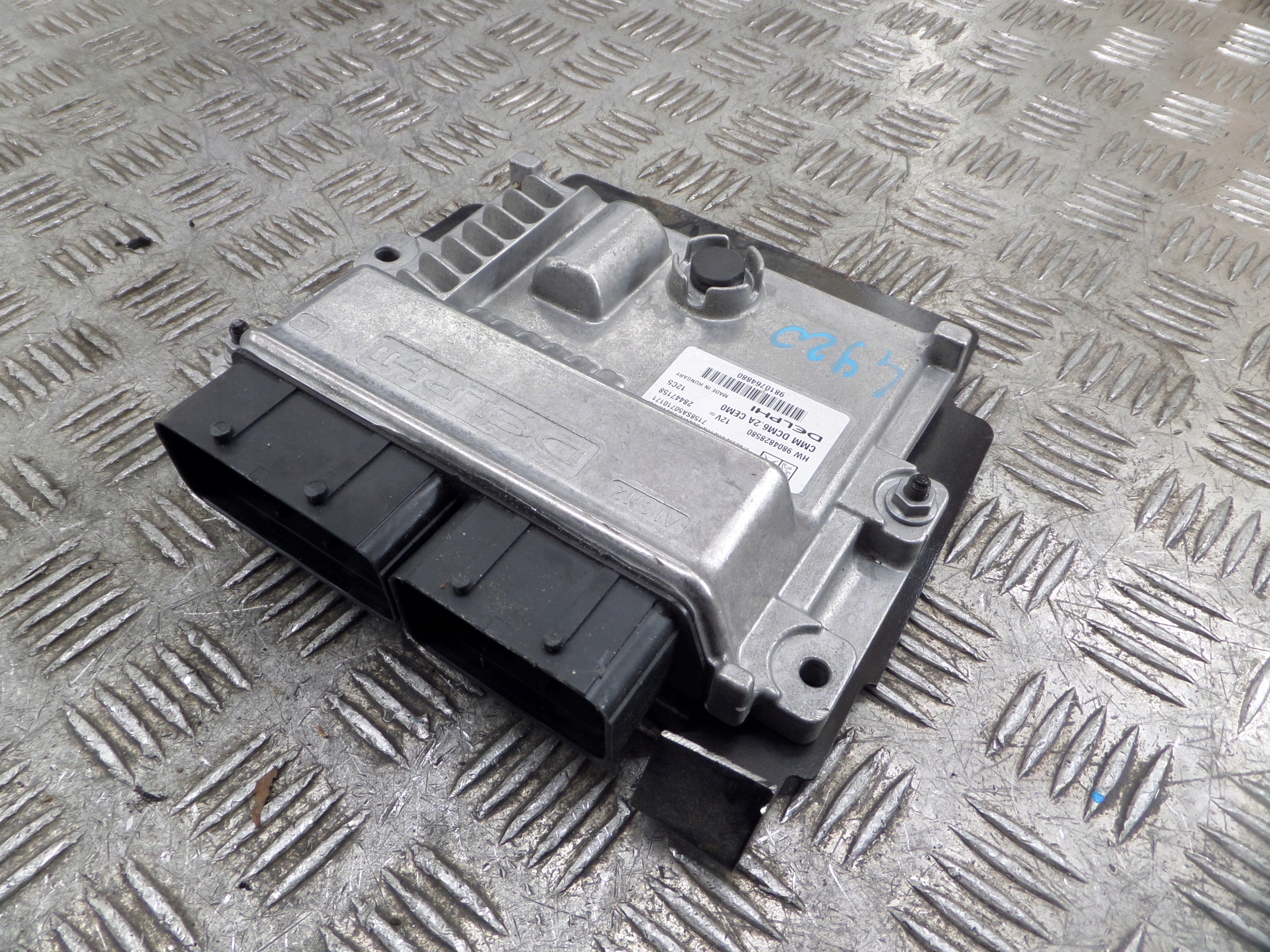 control unit computer of the engine 9804828580 DS5 2,0 BLUE HDI 9811714280