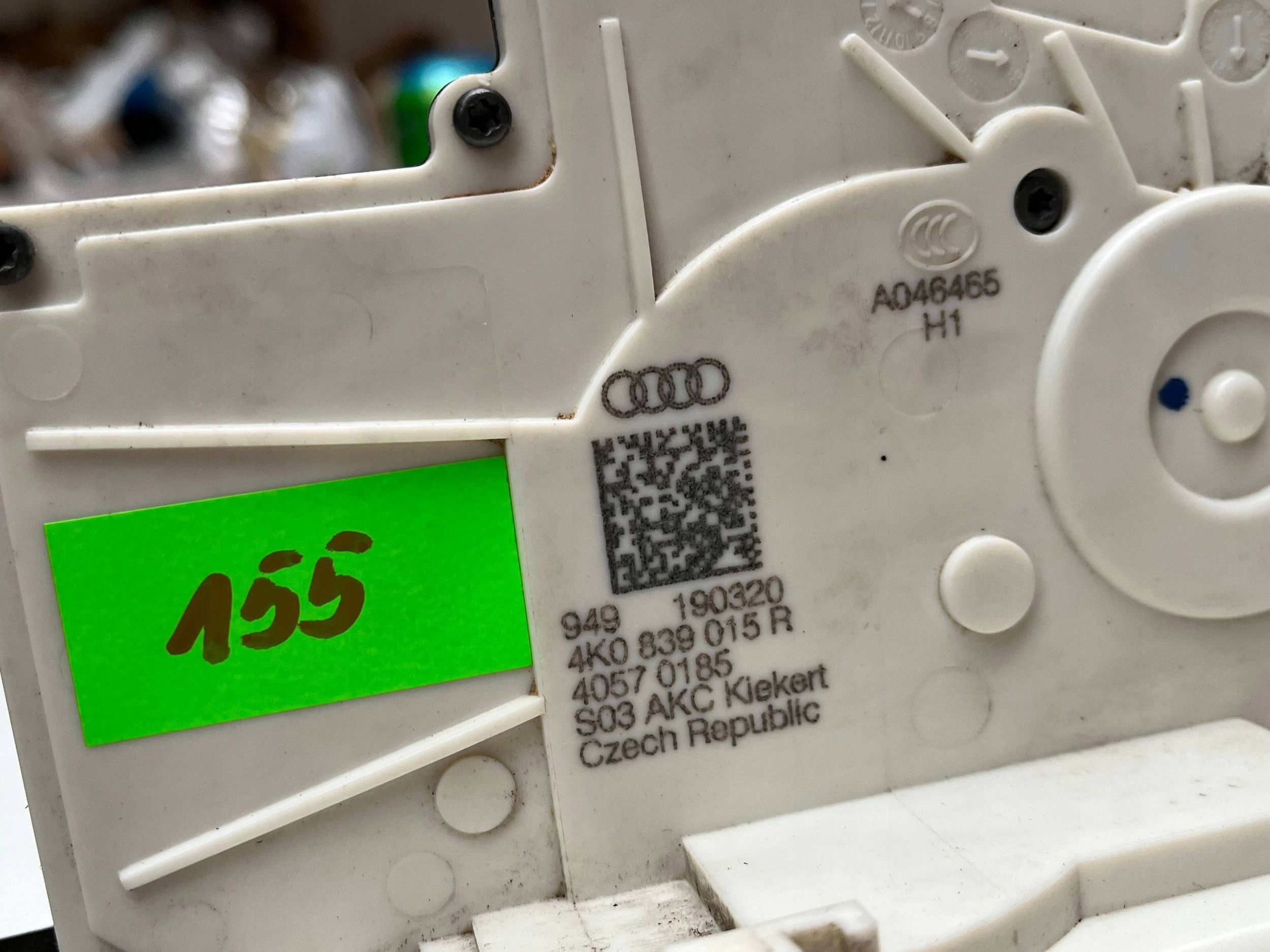 AUDI A6 C8 schloß tür links heck 4K0839015R !J
