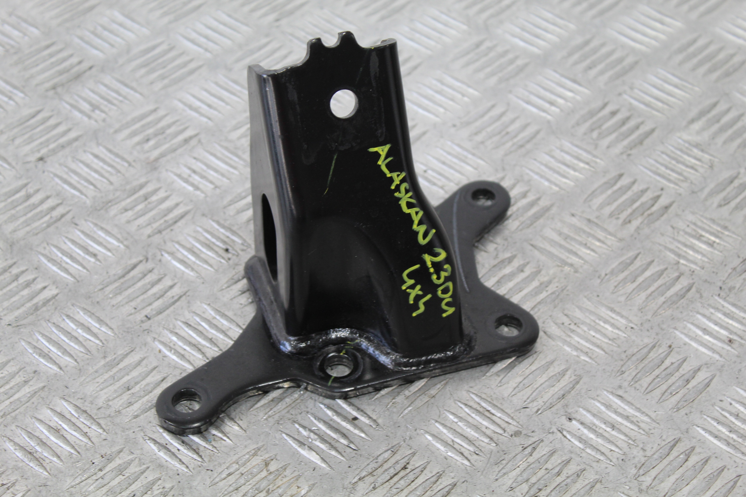 Support Support plaque Moteur RENAULT ALASKAN