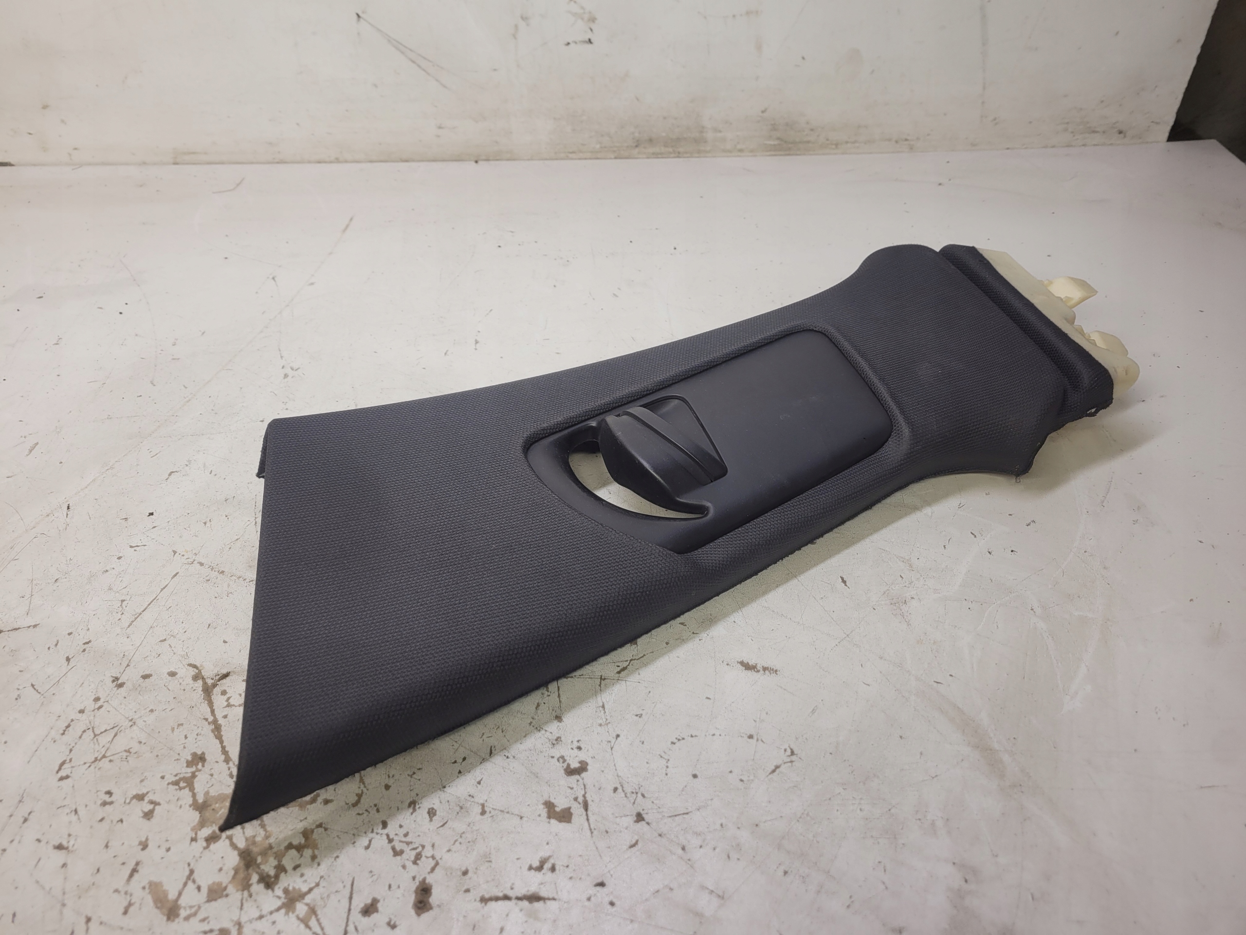 cover SLUPKA B left AUDI A4 B8 8K0867281C V48