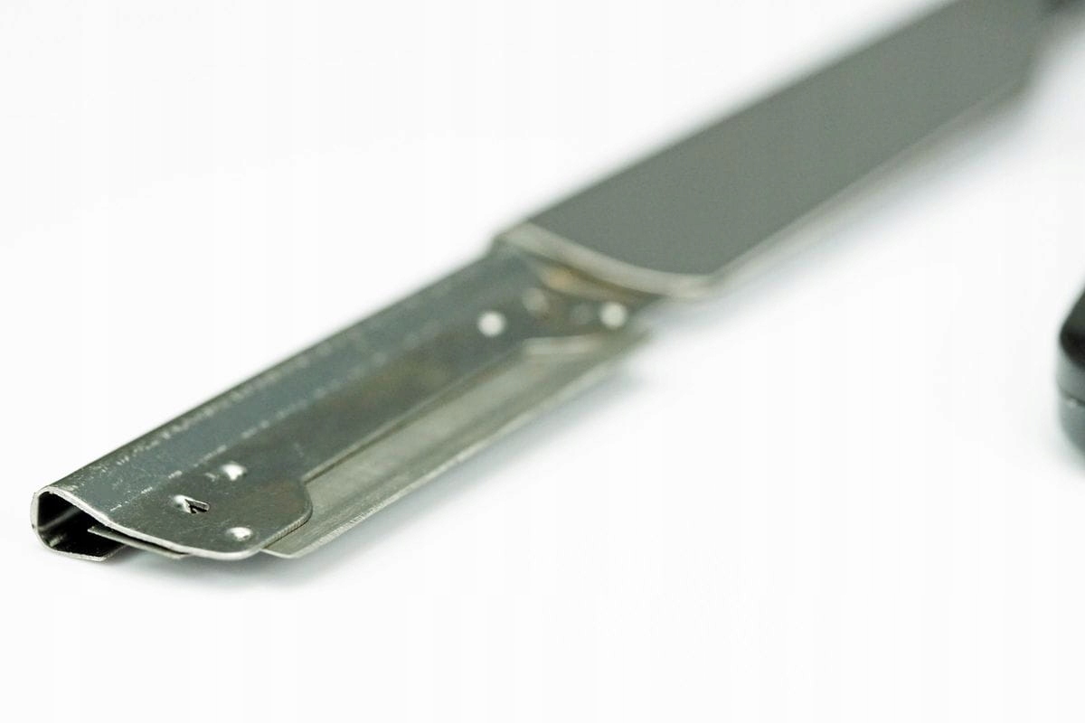 BRZYTWA FRYZJERSKA, TEFLON DO GOLENIA #409 Marka Lyn Cosmetics