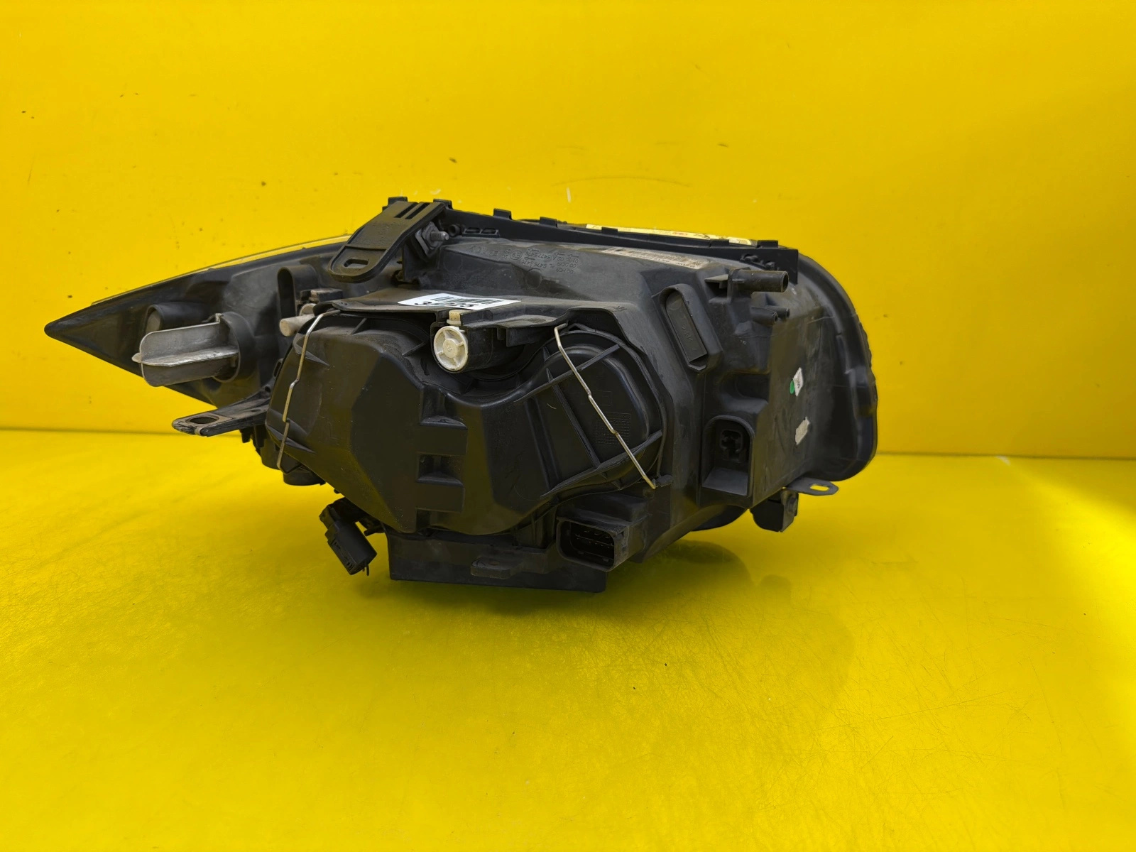 light left BMW 1 E81 E87 E82 Xenon 6924489-08
