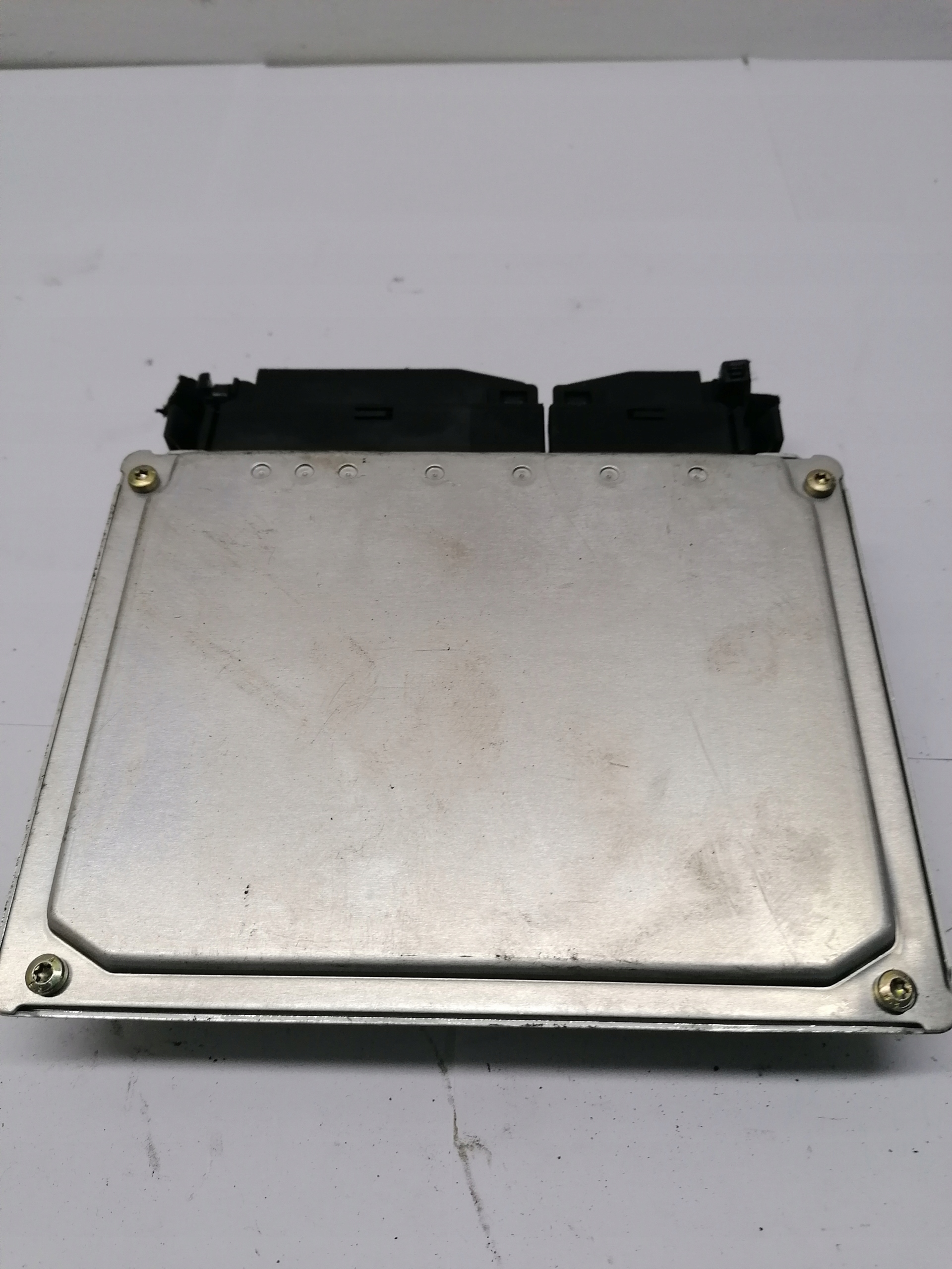 control unit of the engine 8D0907558B Volkswagen Passat B5