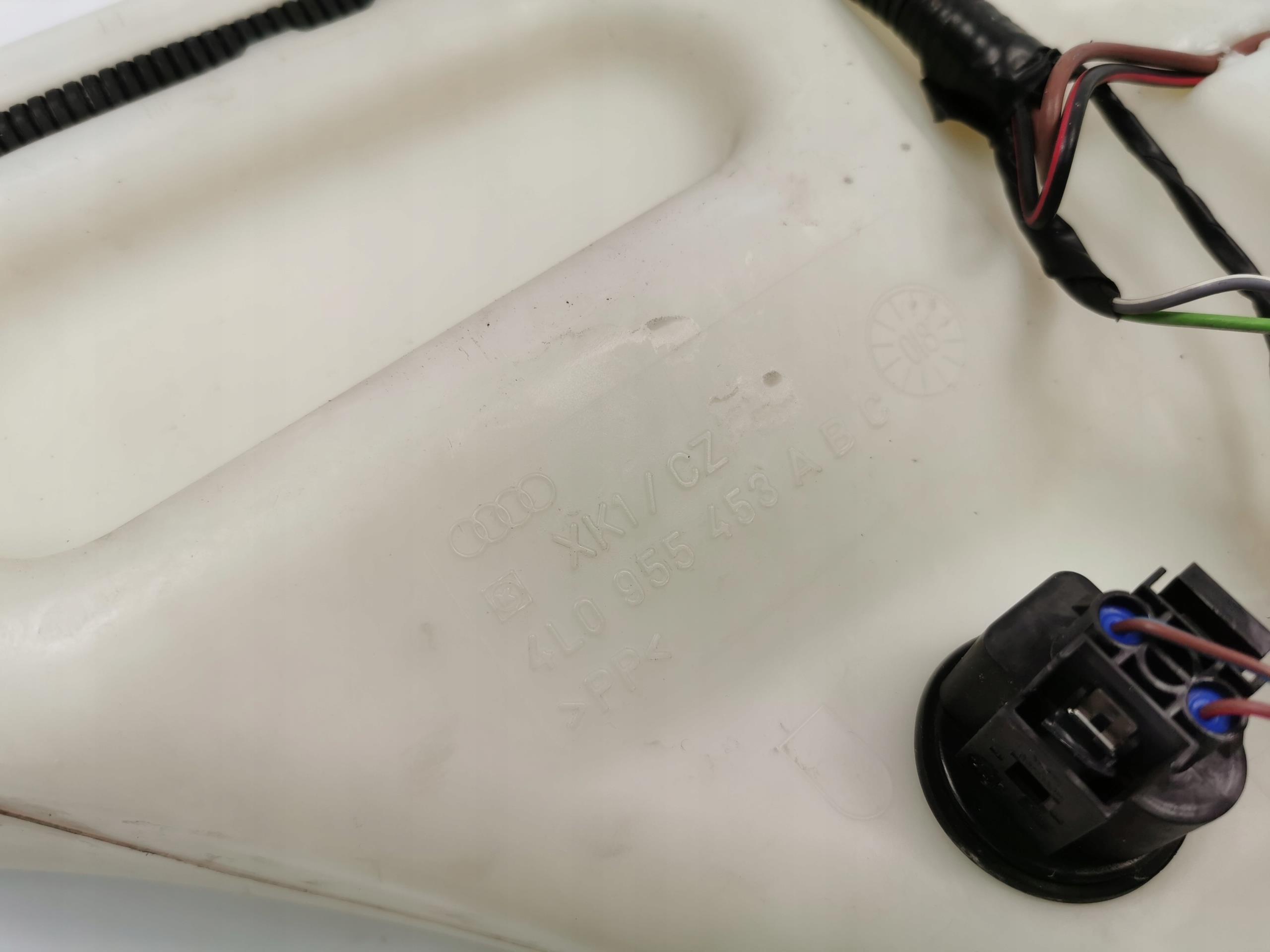 washer fluid tank AUDI Q7 4L0955453A