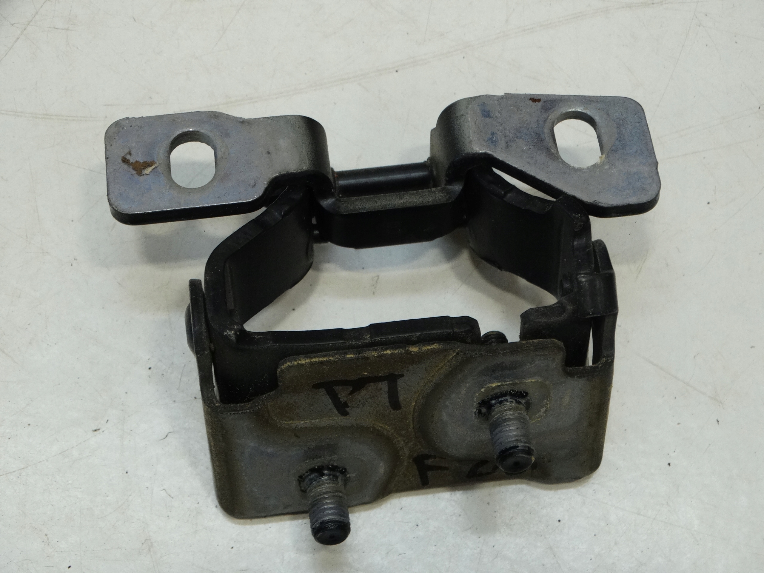 hinge bonnet boot right BMW 1 F20 2013R. 7239876