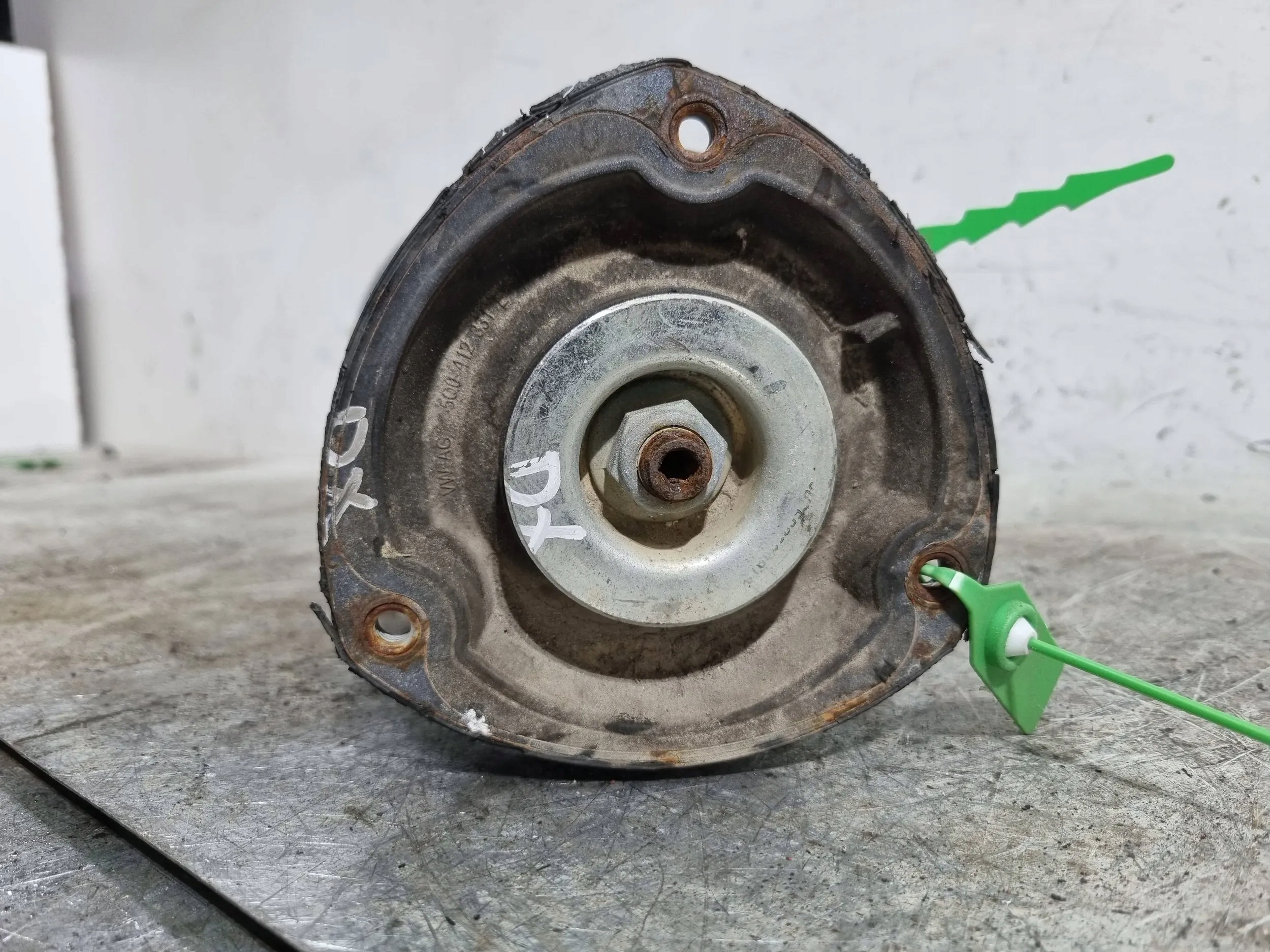 shock absorber left front 5Q0413023FH VW GOLF VII AUDI A3 8V OCTAVIA III