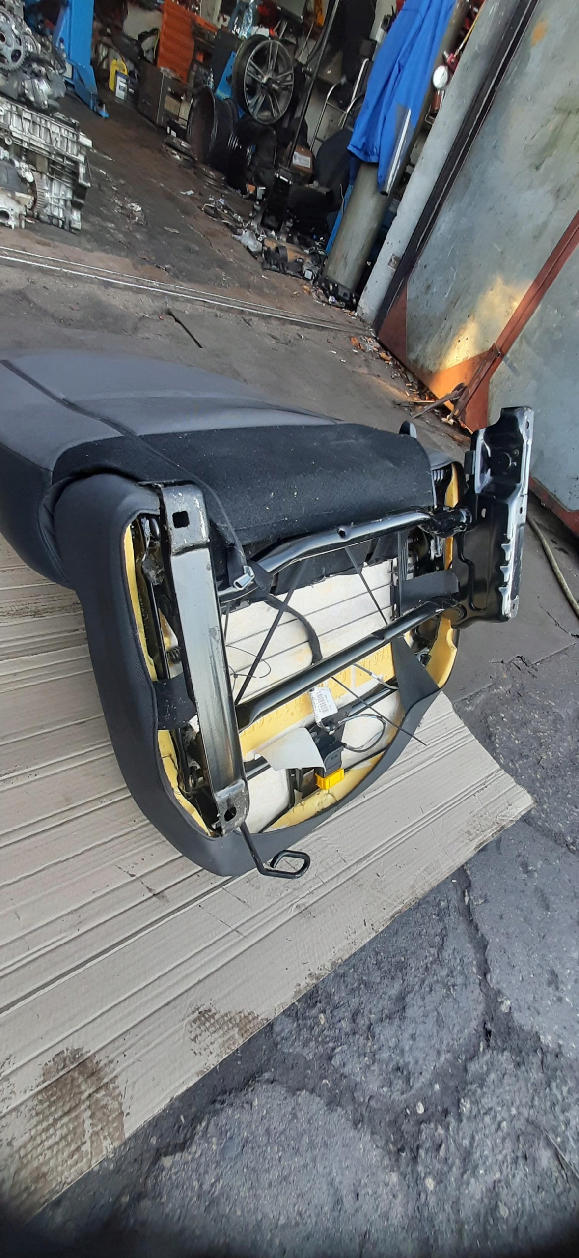 кресло передний левый Dacia LOGAN II