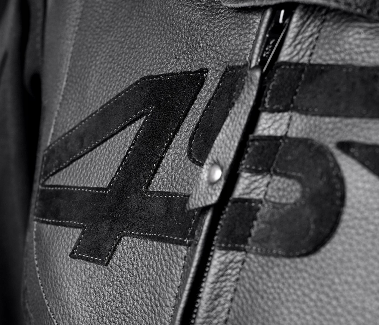 4SR TT Replica Black Series 58 + i Materiał skóra