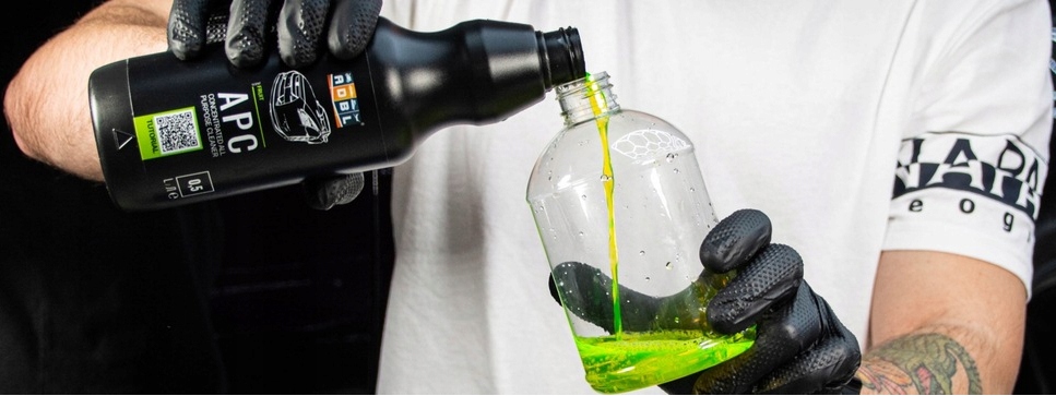 ADBL APC UNIWERSALNY ŚRODEK CZYSZCZĄCY AUTO 5 l Waga produktu z opakowaniem jednostkowym 0.01 kg