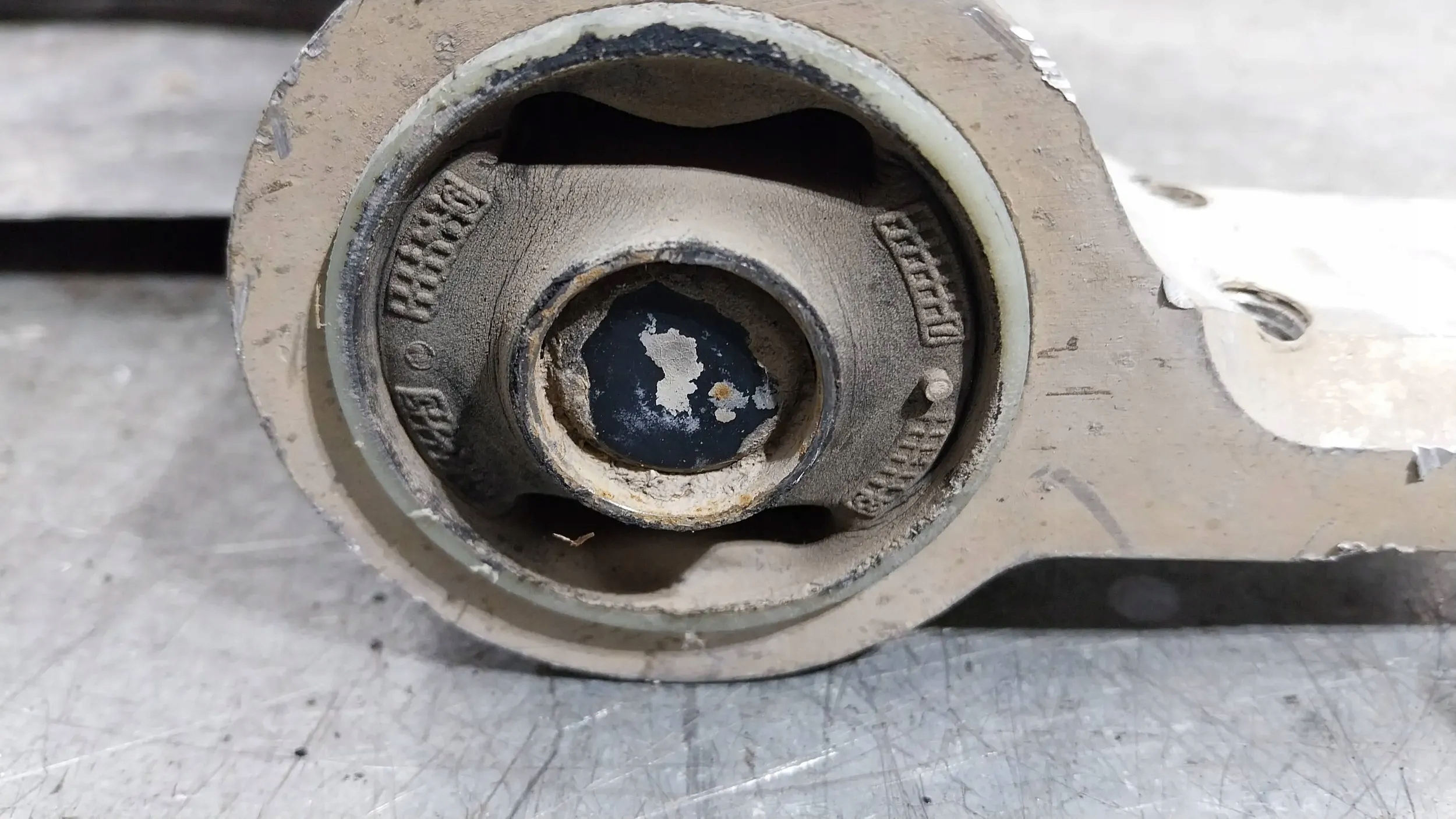 arm front right FORD FUSION FIESTA MK6