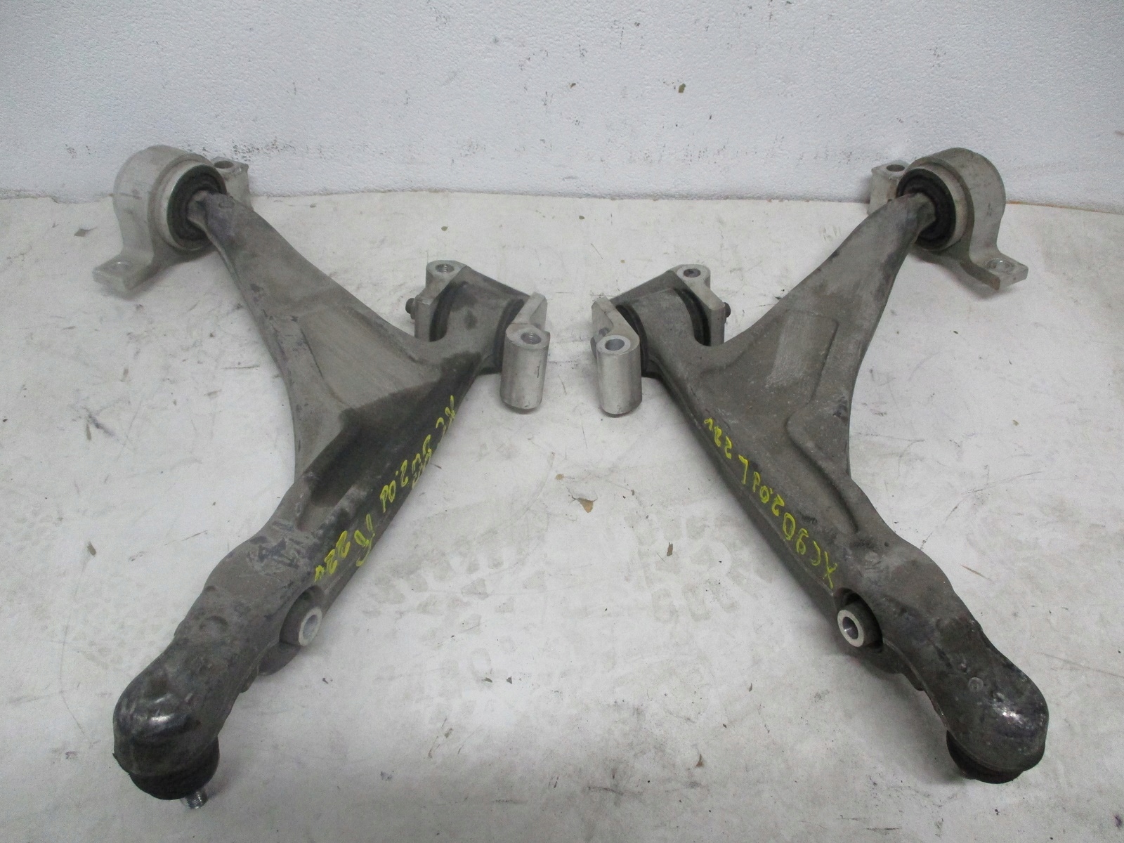 arm VOLVO XC90 XC 90 left front
