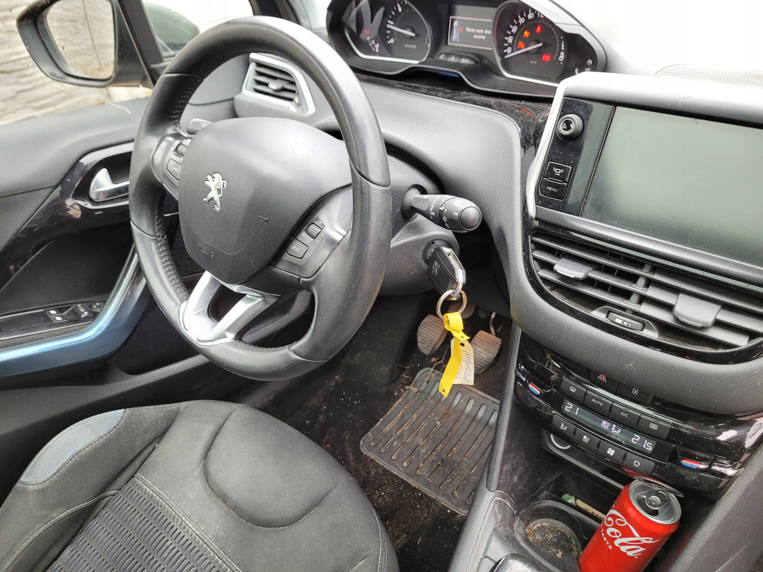 dashboard instrument panel console airbag PEUGEOT 208 and 2008 and