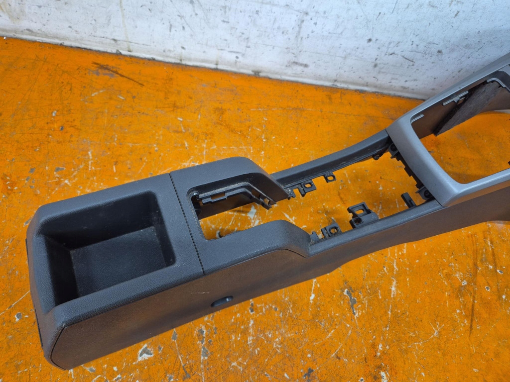 opel Astra H универсал 04-07 тунель середина 31985437