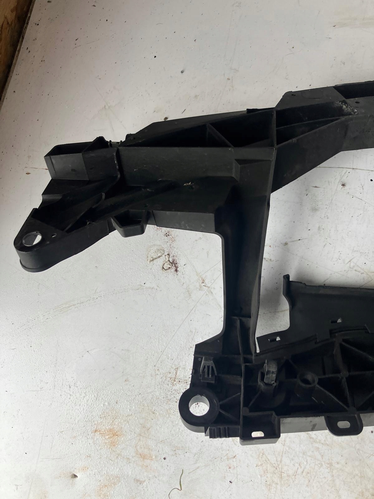 support panel for radiators pillar iron RENAULT LATITUDE 625108157R