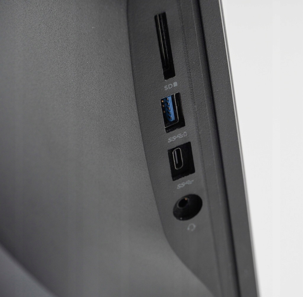 KOMPUTER ALL IN ONE Dell AIO 7450 i3 6GEN 16/240GB W11 FHD Z KAMERKĄ KM3322 Model DELL AIO 7450 i3-6100 Z KAMERKĄ + KM3322W