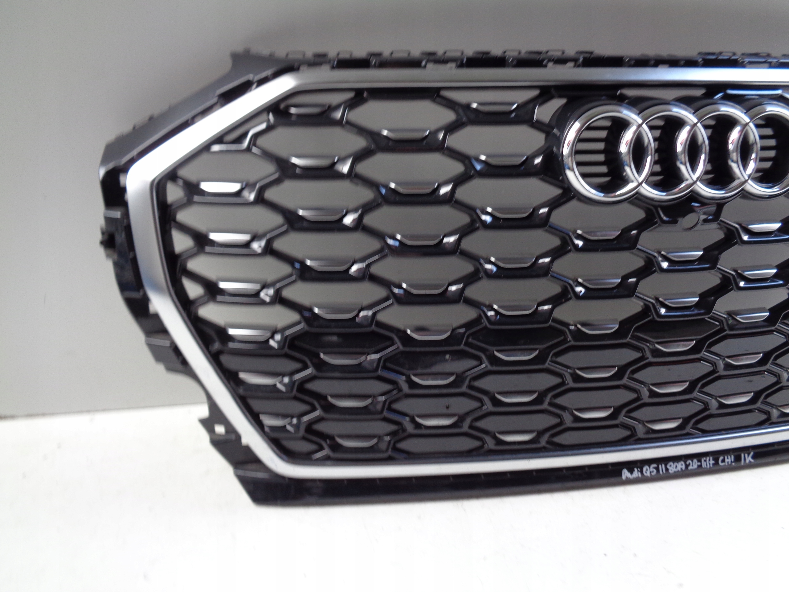 grille AUDI Q5 II 80A 20- LIFT