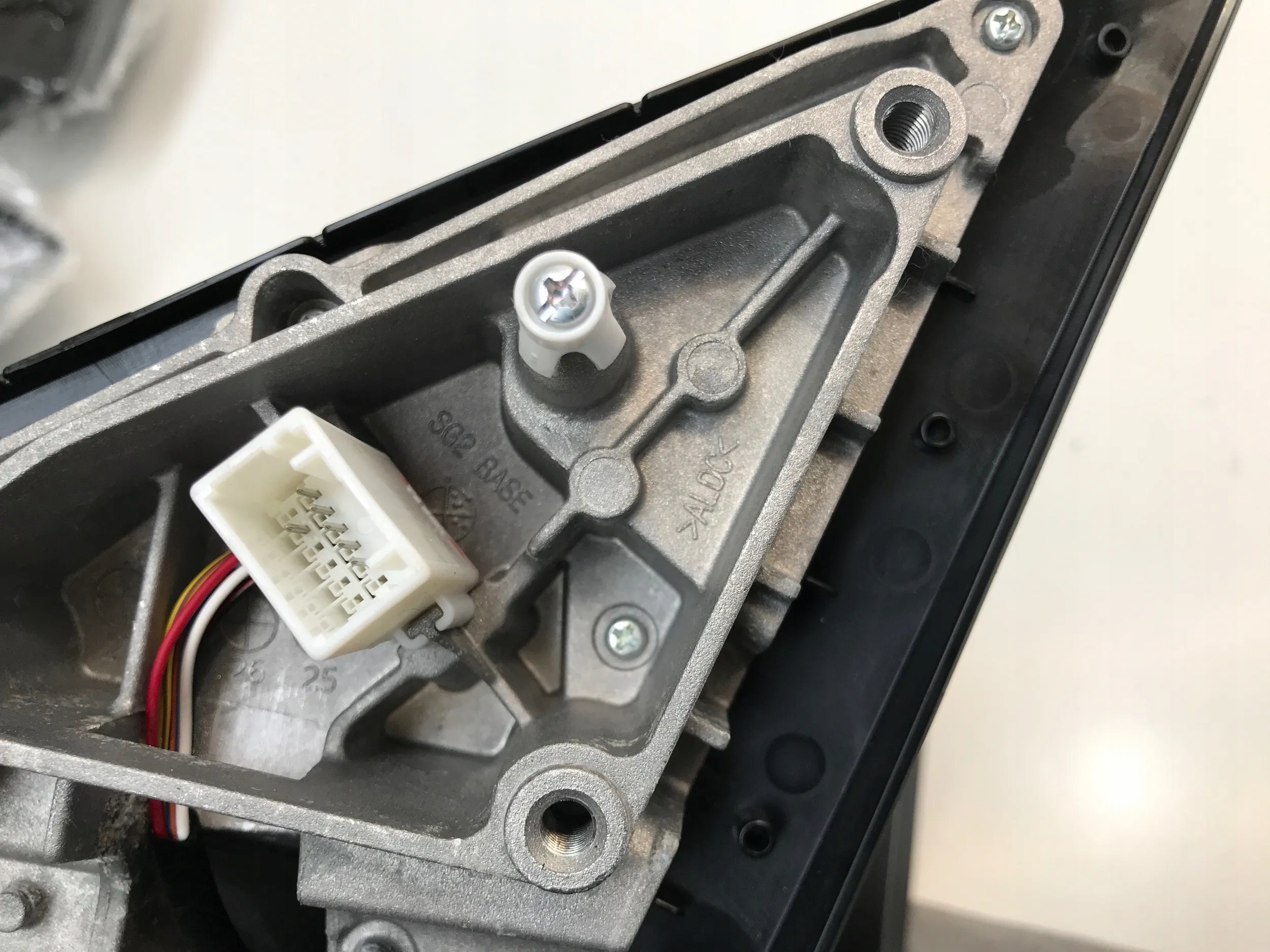 KIA NIRO II LUSTERKO ZEWNĘTRZNE PRAWE AGT 6PINÓW Numer katalogowy części 0410064