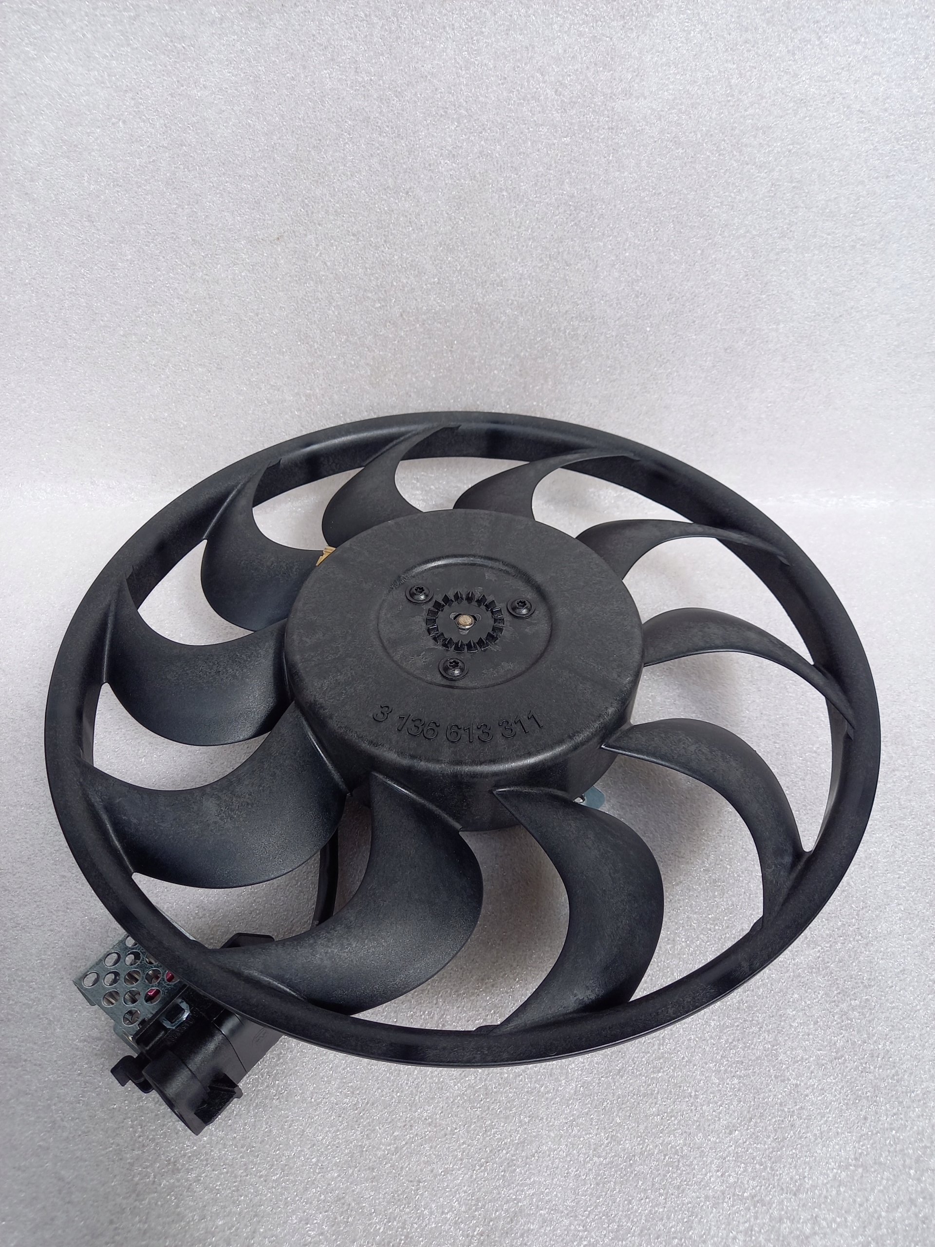 Wentylator chłodnicy 335mm OPEL ASTRA H ZAFIRA B